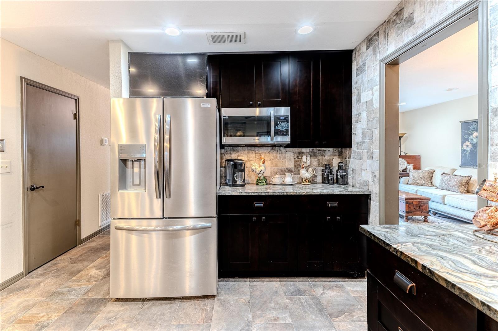 Image 24 of 72 For 8480 Colma Street