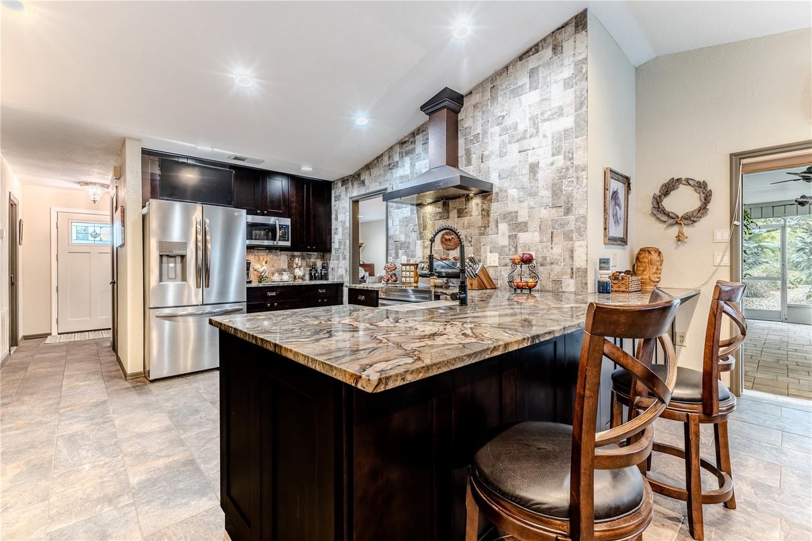 Image 25 of 72 For 8480 Colma Street