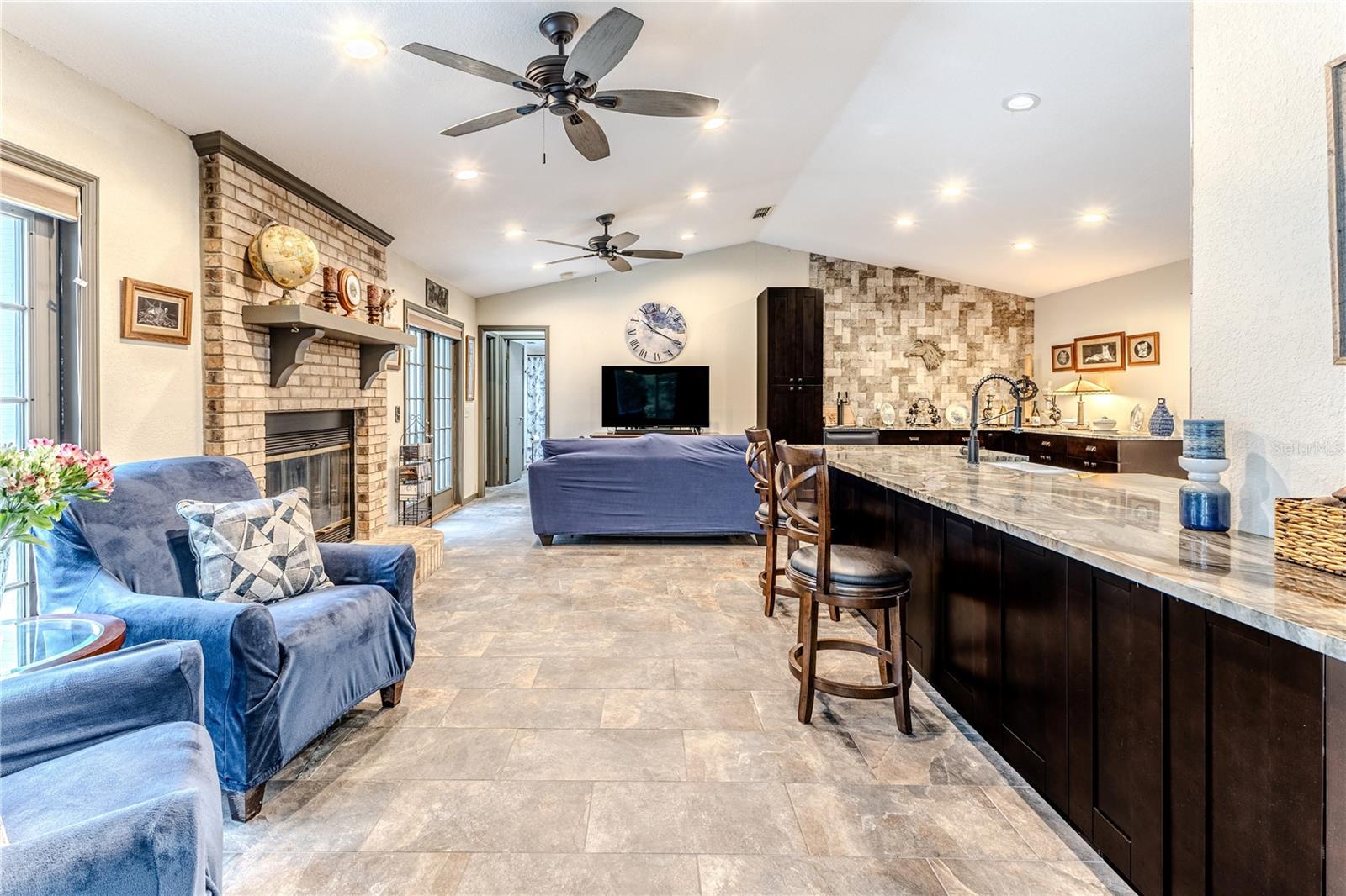 Image 27 of 72 For 8480 Colma Street