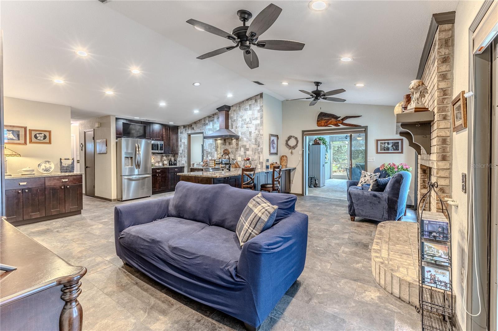 Image 31 of 72 For 8480 Colma Street