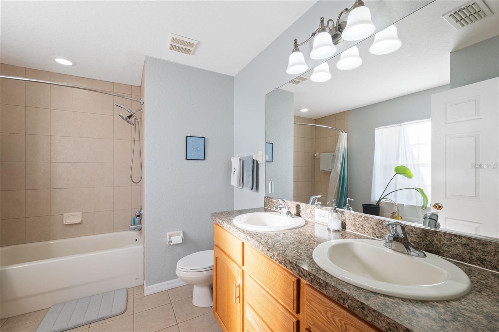 Image 11 of 48 For 11006 Canary Avenue