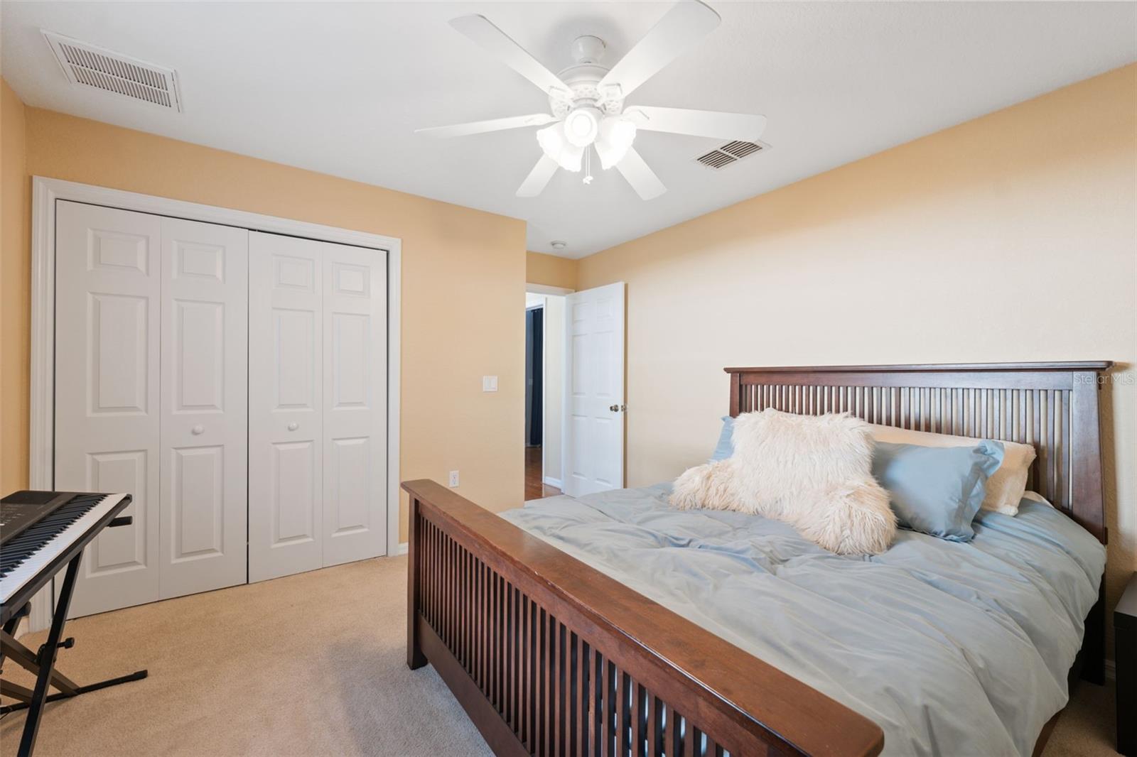 Image 15 of 48 For 11006 Canary Avenue