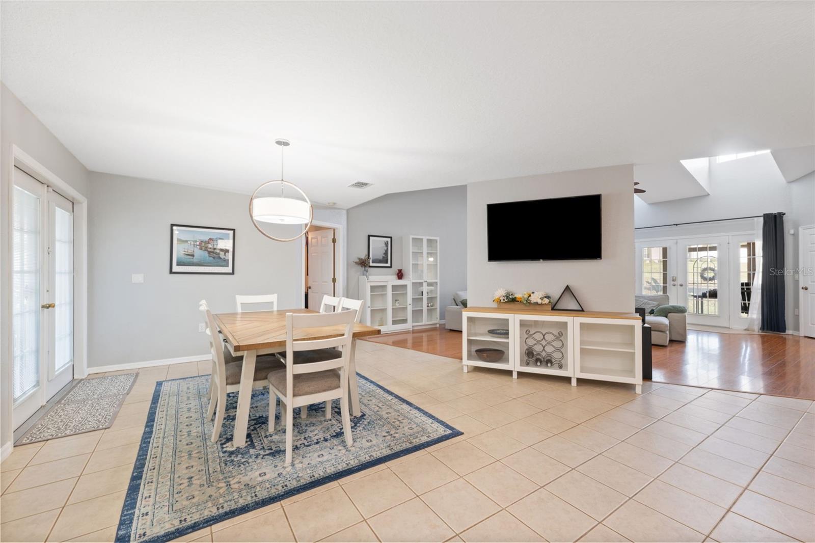 Image 43 of 48 For 11006 Canary Avenue