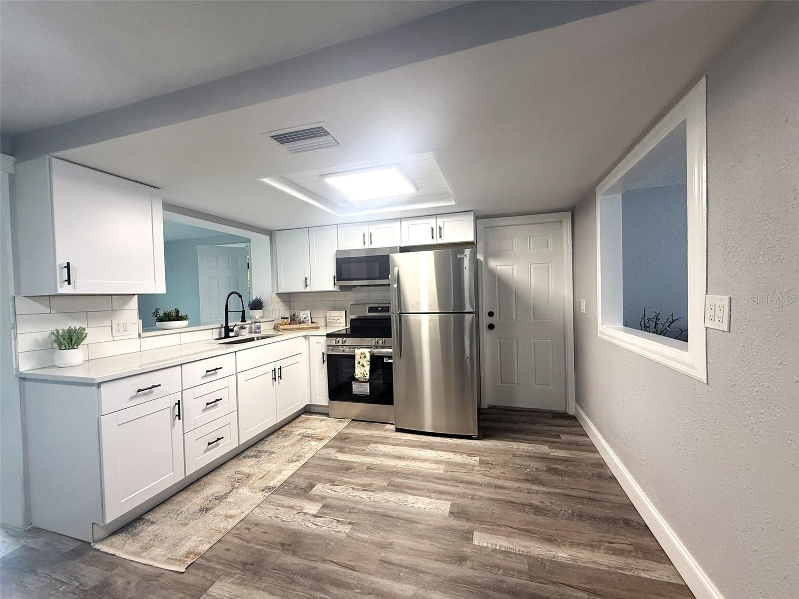 Image 8 of 31 For 9110 Pegasus Avenue