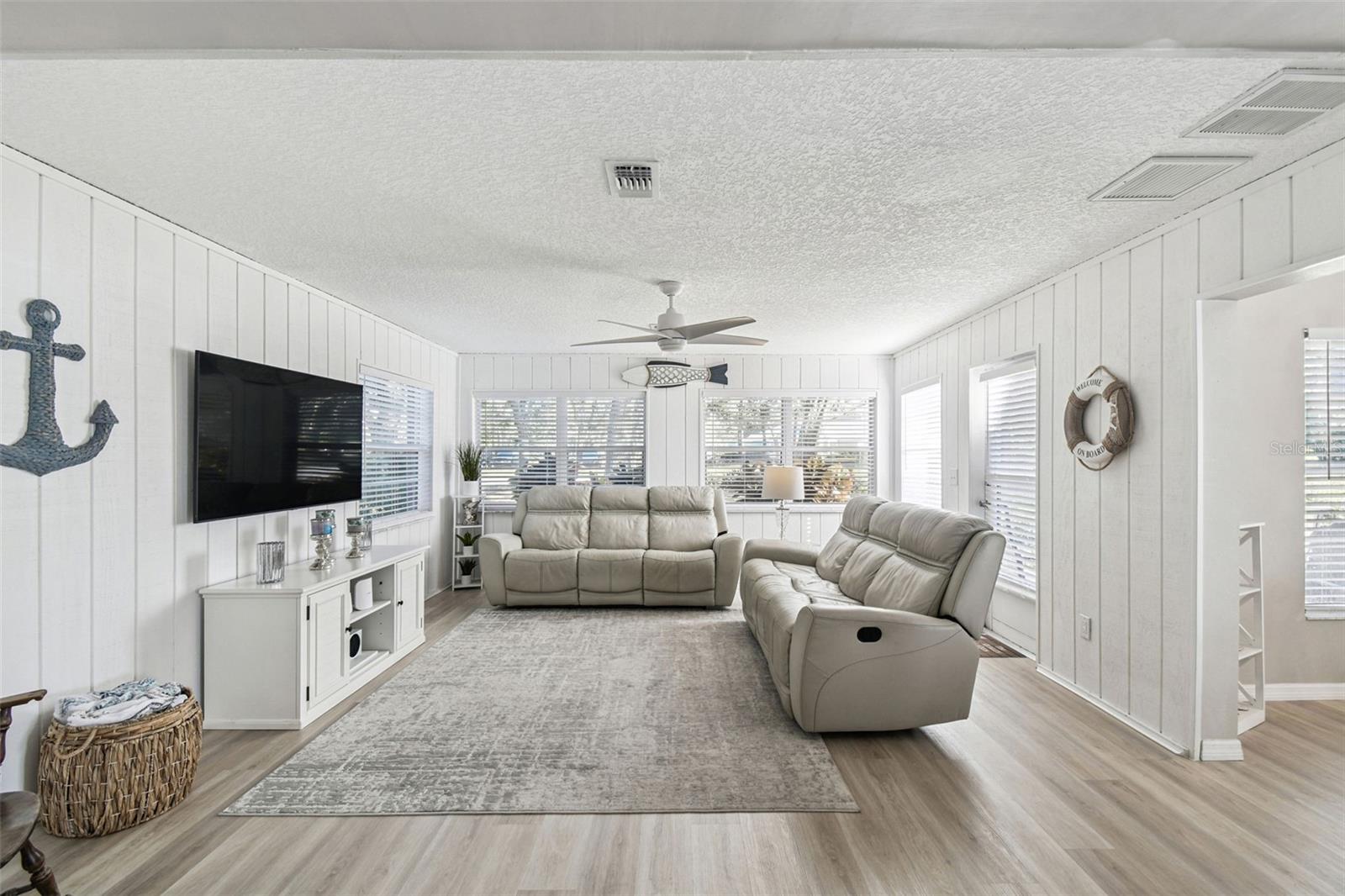 Image 10 of 43 For 13103 Topflite Court