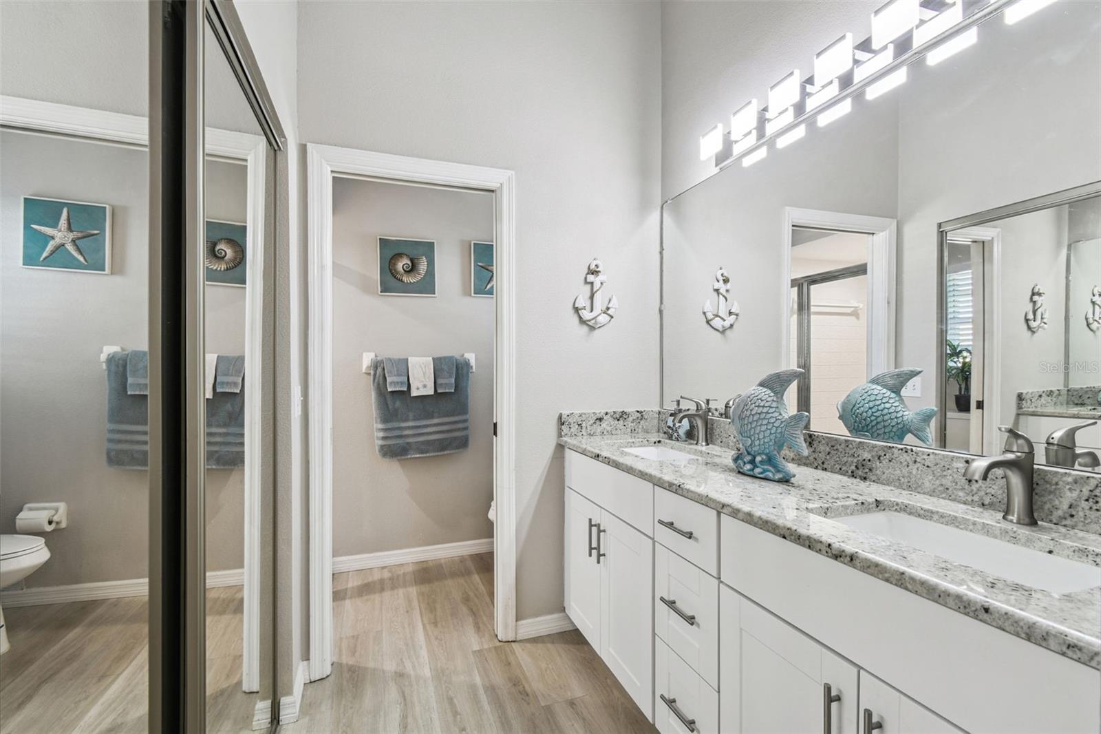 Image 17 of 43 For 13103 Topflite Court