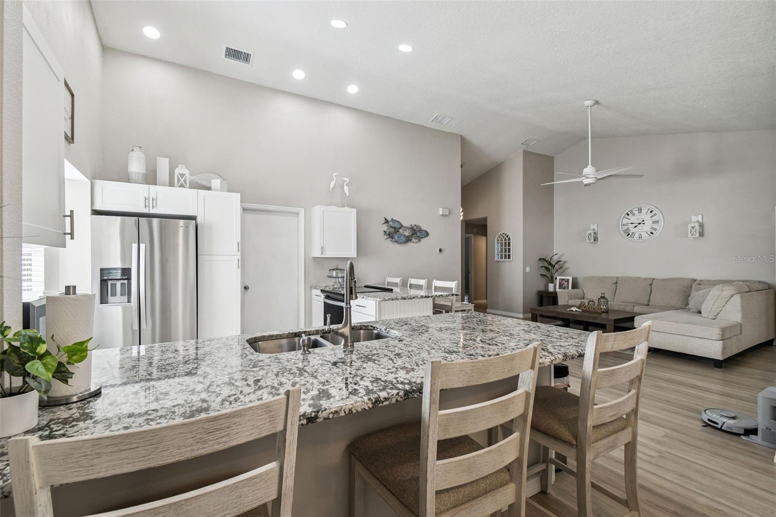 Image 22 of 43 For 13103 Topflite Court