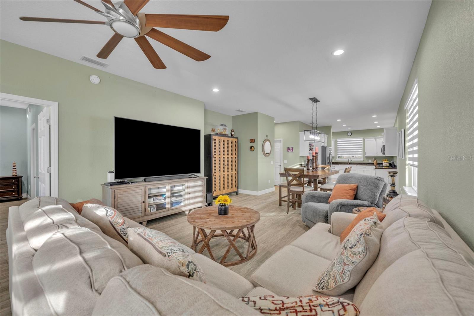 Image 4 of 31 For 1947 Lake Reedy Boulevard