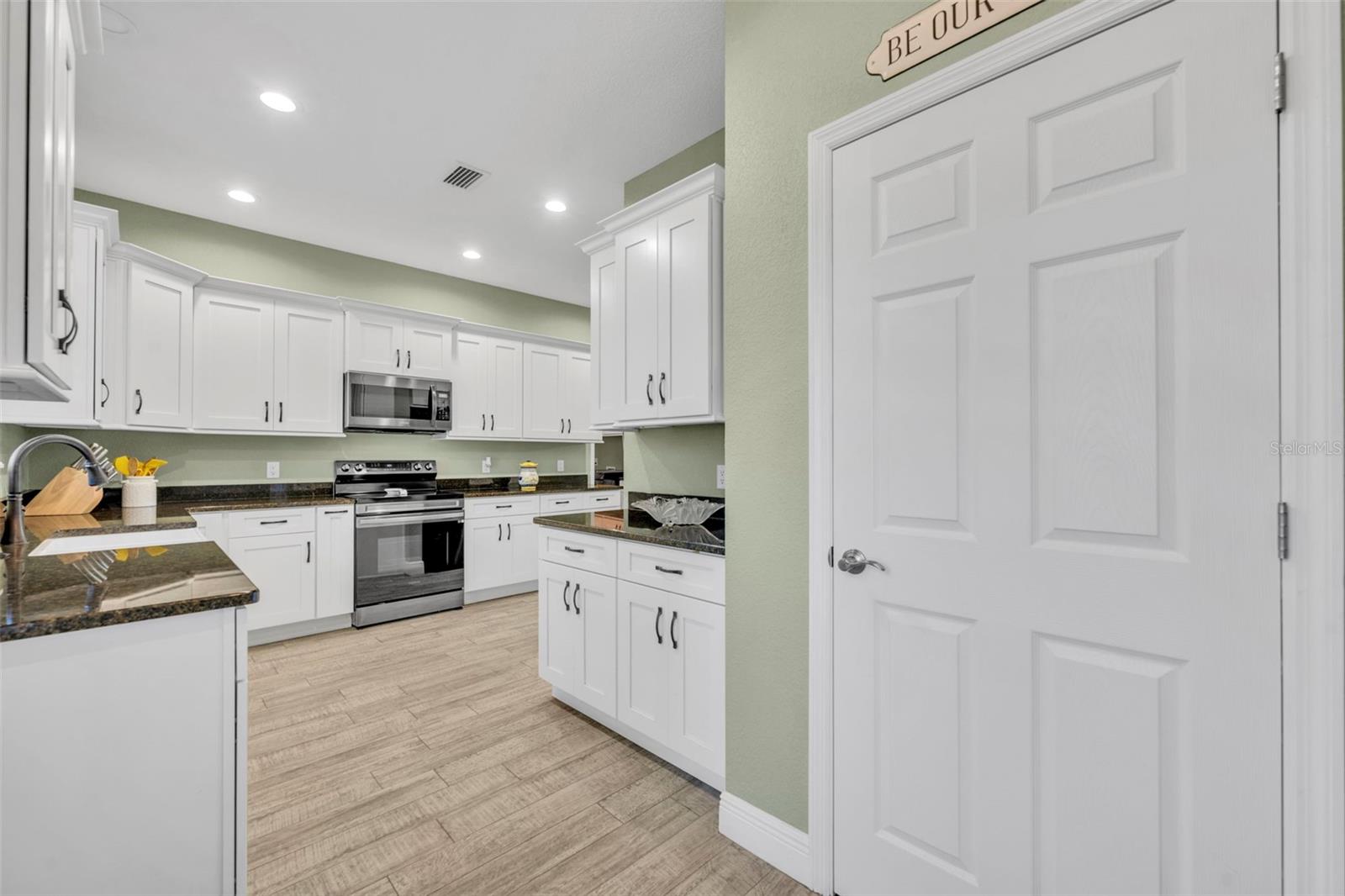 Image 6 of 31 For 1947 Lake Reedy Boulevard