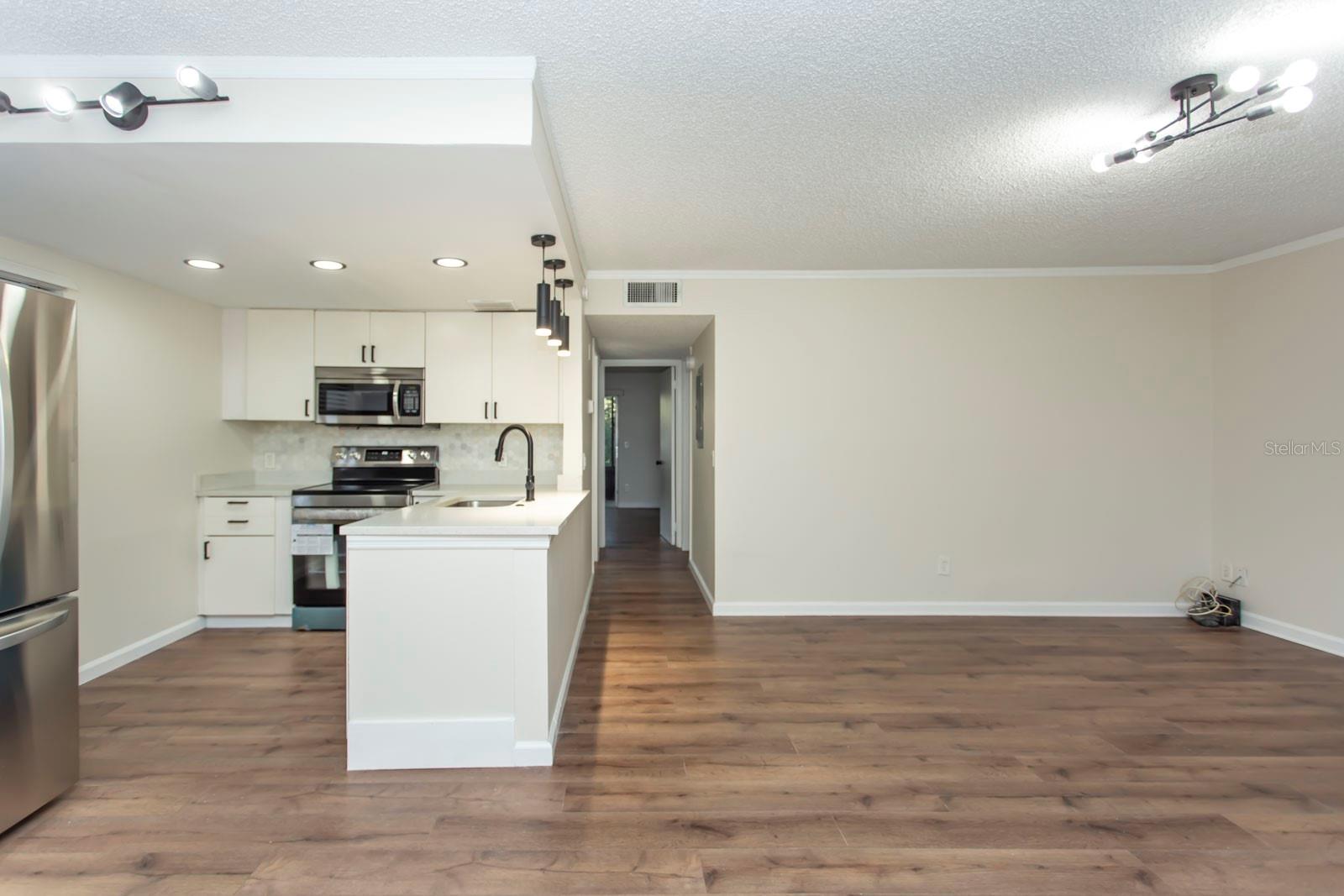 Image 10 of 28 For 2301 Oak Park Way 101