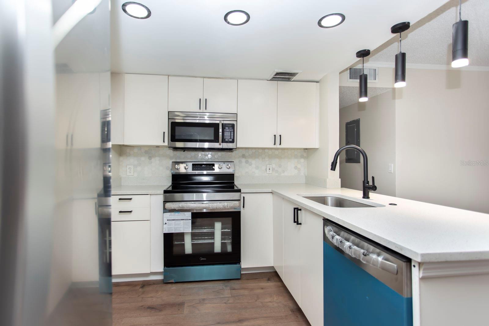 Image 12 of 28 For 2301 Oak Park Way 101