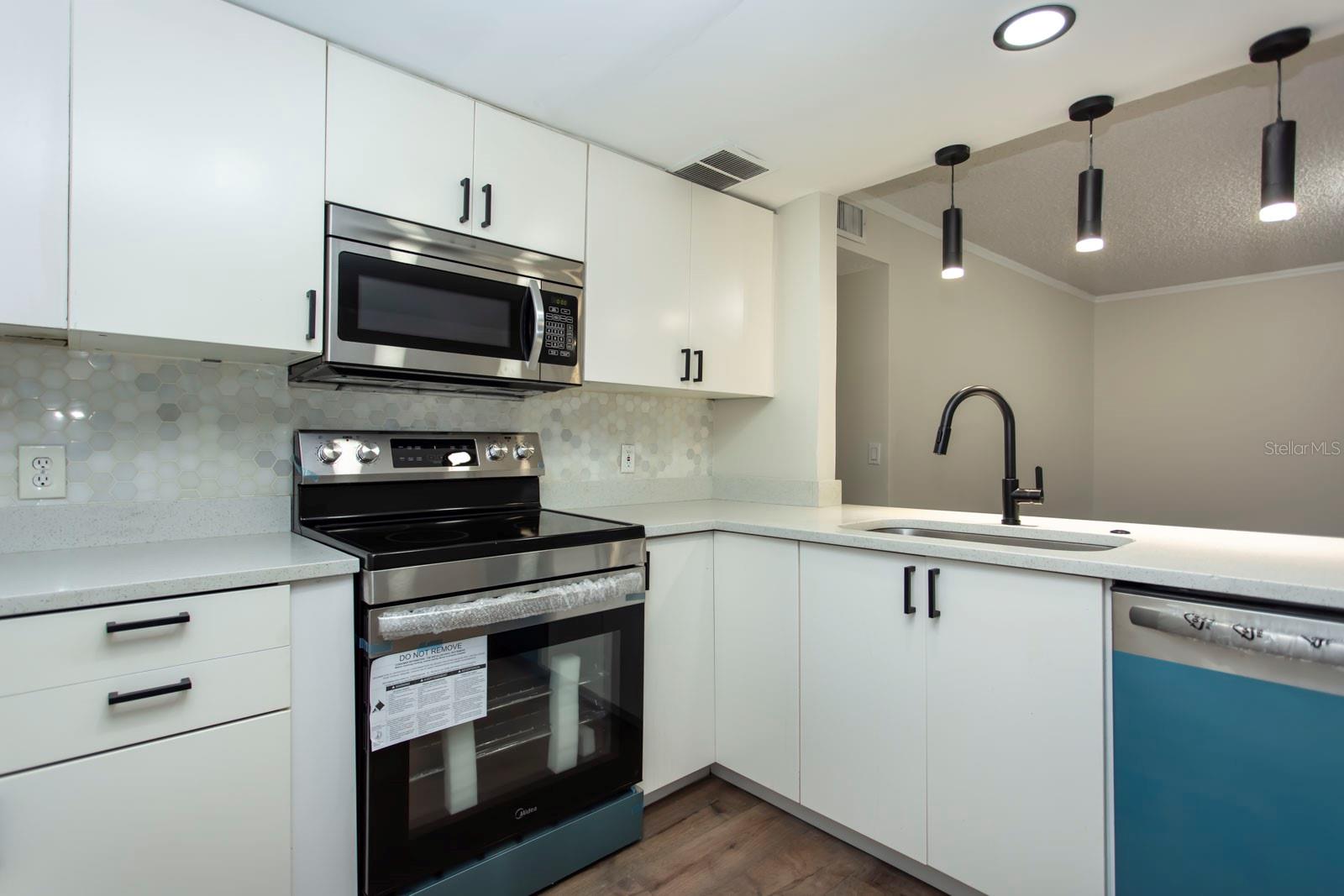 Image 13 of 28 For 2301 Oak Park Way 101