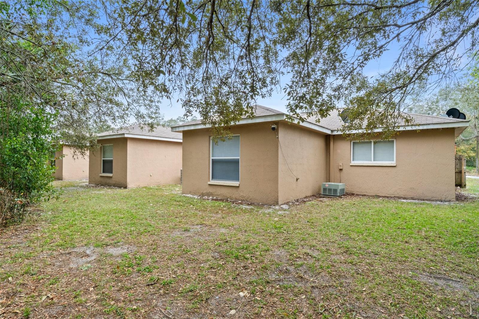 Listing photo id 20 for 1240 Sylvia Avenue