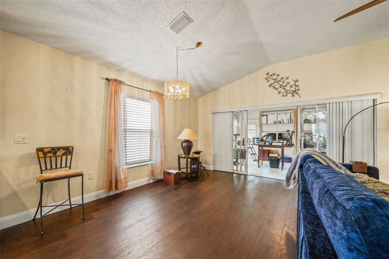 Image 20 of 42 For 11251 Hollander Avenue