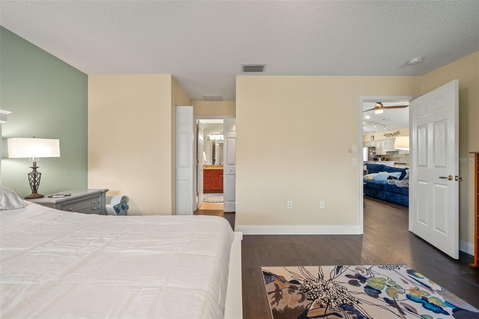 Image 22 of 42 For 11251 Hollander Avenue