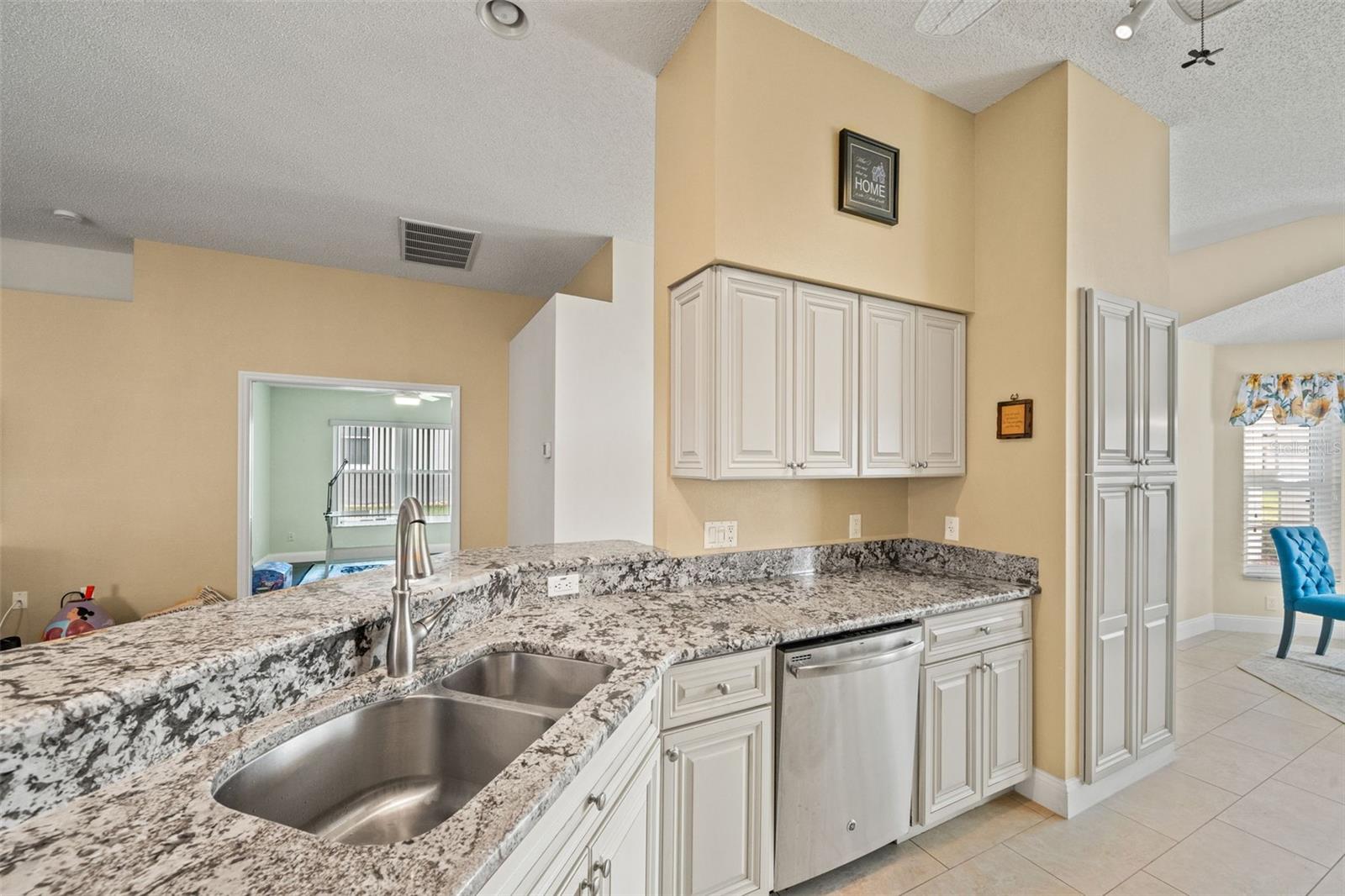 Image 6 of 42 For 11251 Hollander Avenue