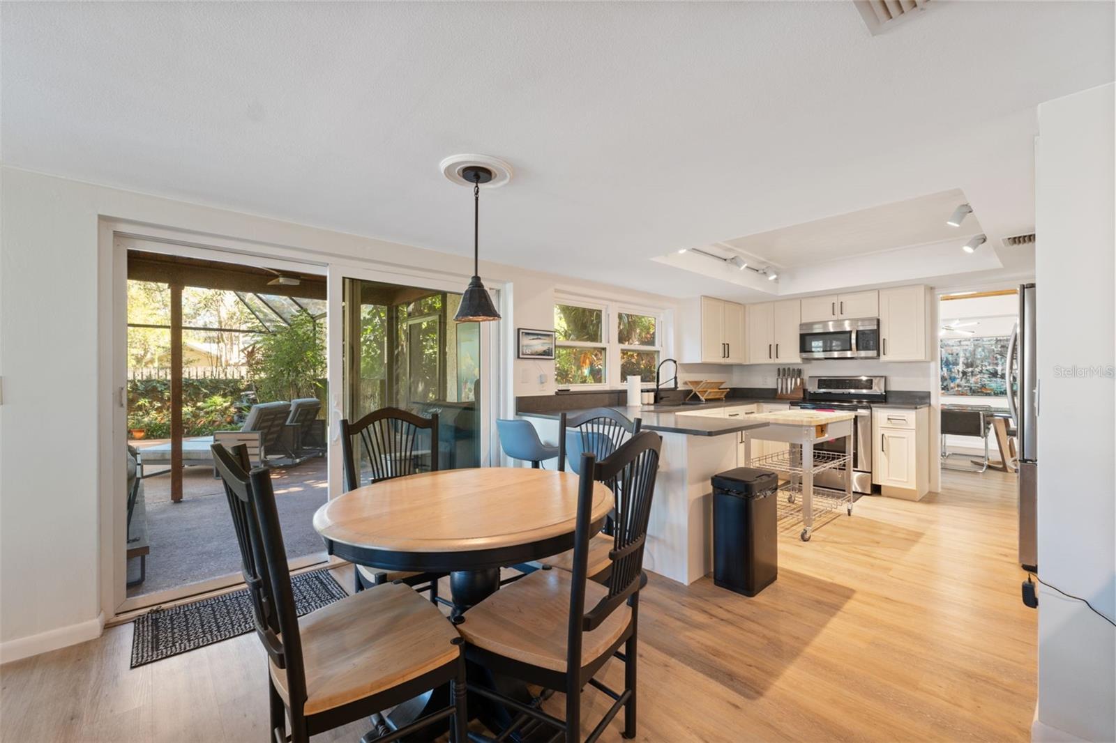 Image 16 of 73 For 13609 Heritage Way