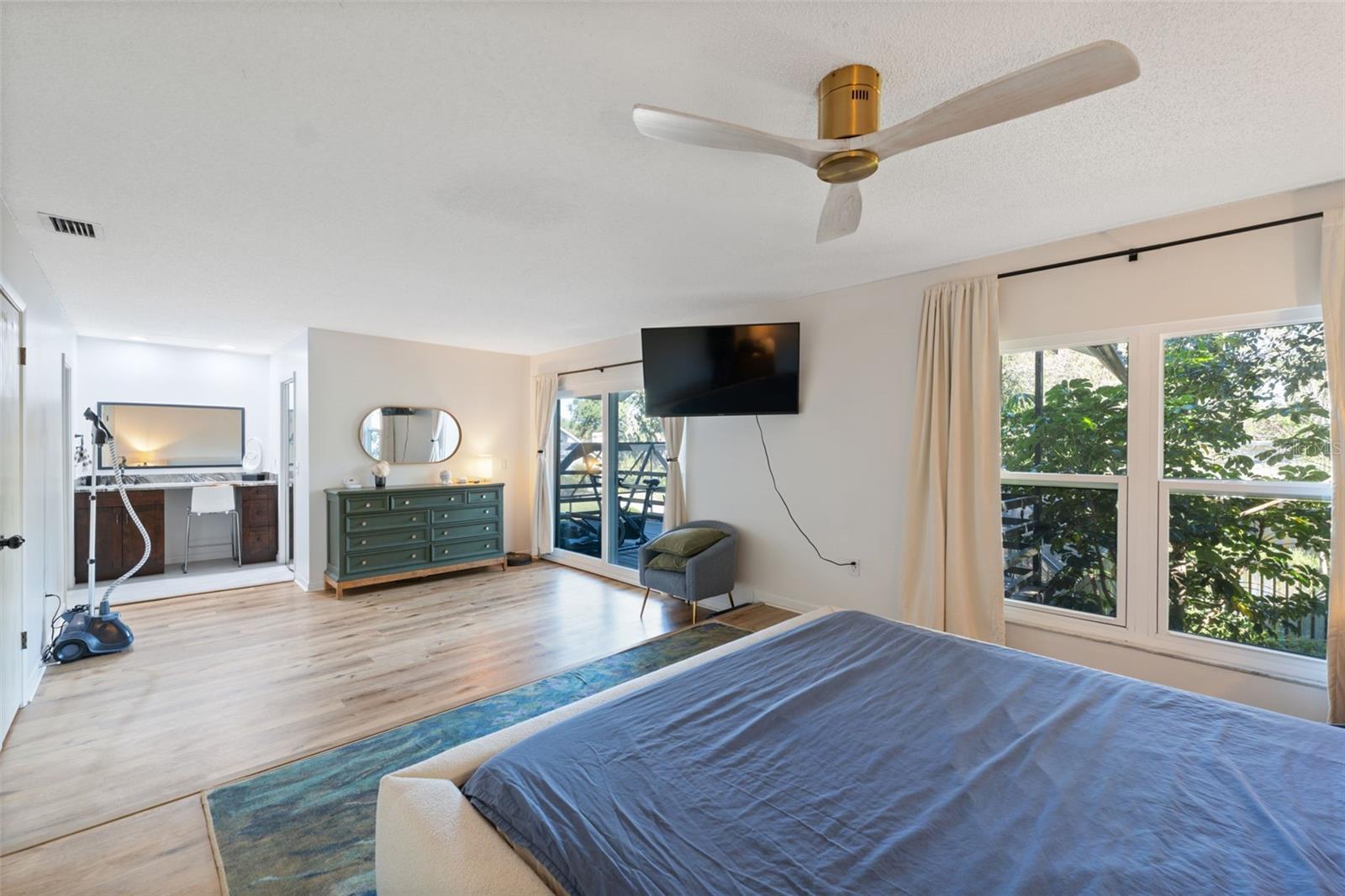 Image 26 of 73 For 13609 Heritage Way