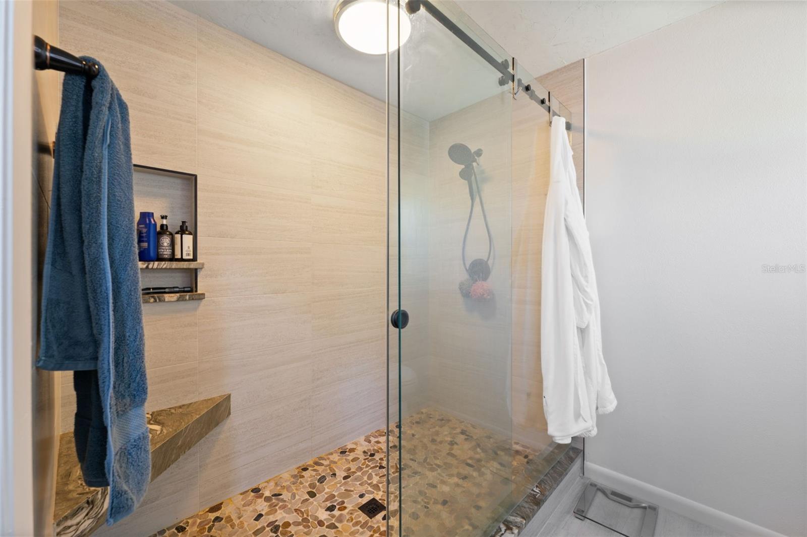 Image 31 of 73 For 13609 Heritage Way