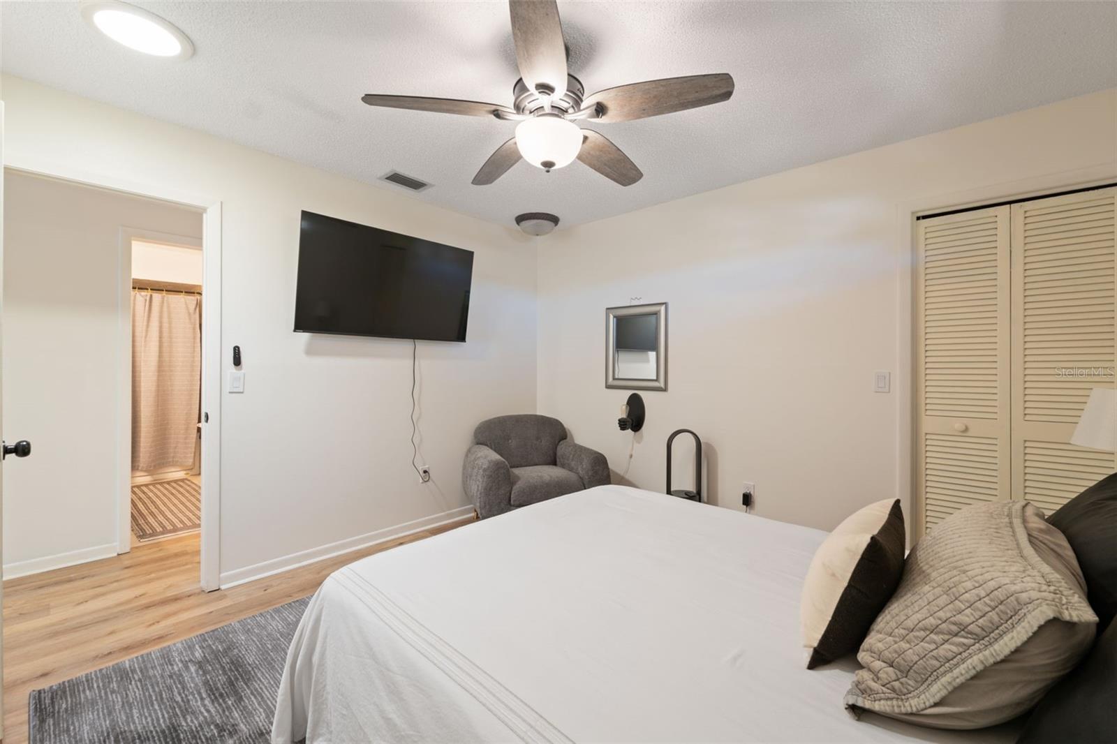 Image 34 of 73 For 13609 Heritage Way