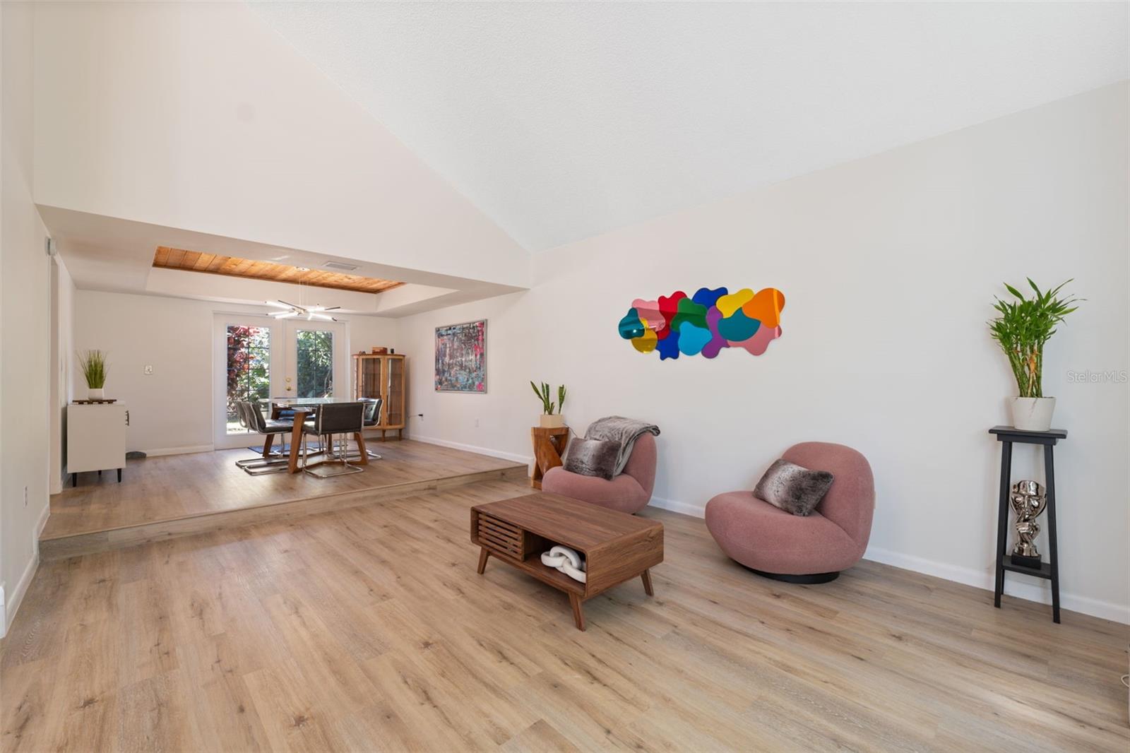 Image 6 of 73 For 13609 Heritage Way