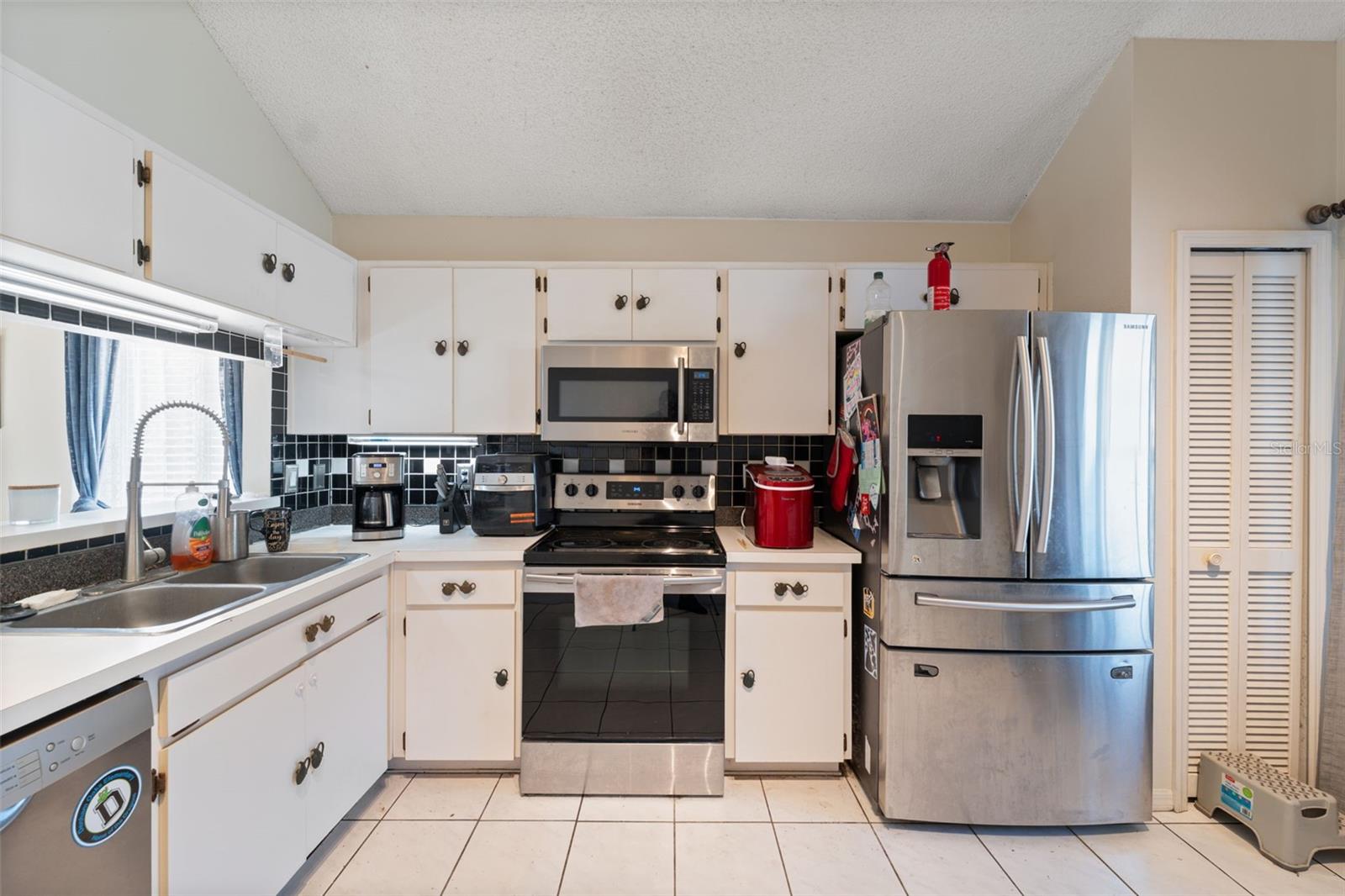 Image 15 of 57 For 24138 Twin Court