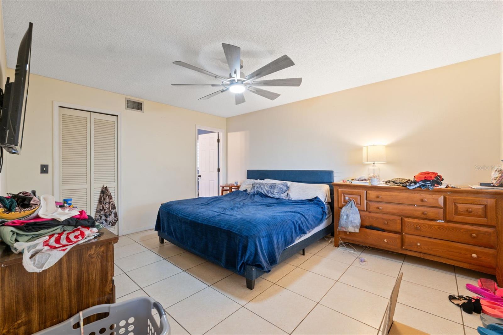 Image 17 of 57 For 24138 Twin Court