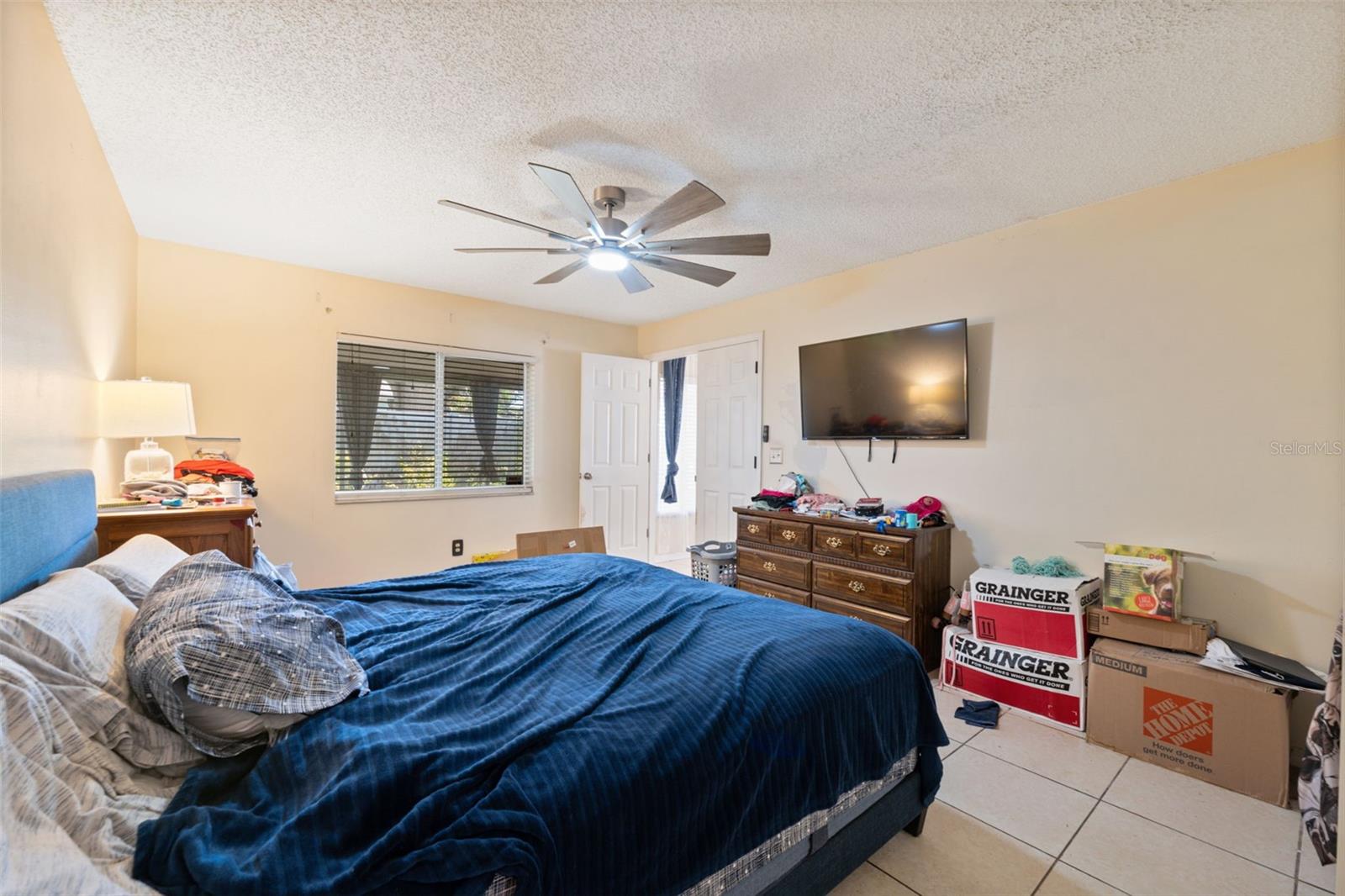 Image 18 of 57 For 24138 Twin Court