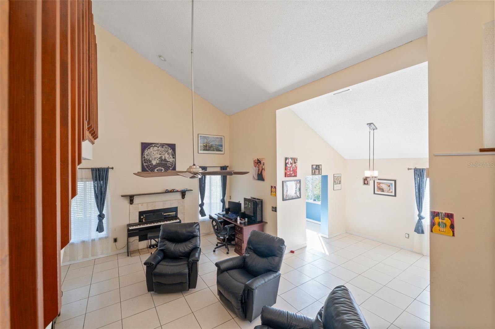 Image 20 of 57 For 24138 Twin Court