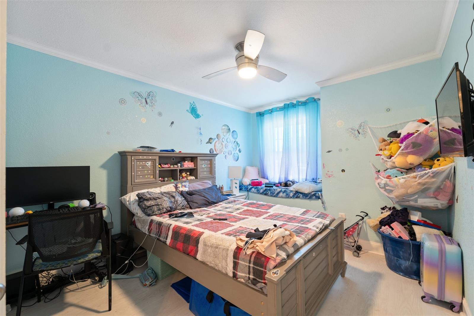 Image 22 of 57 For 24138 Twin Court