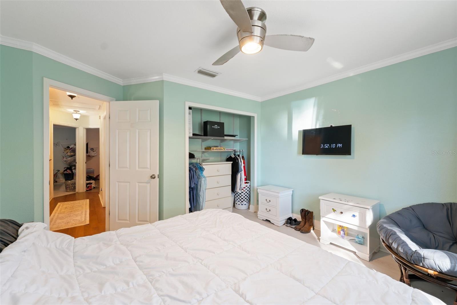 Image 27 of 57 For 24138 Twin Court