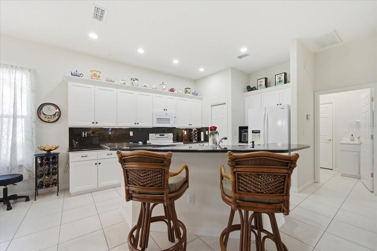 Image 14 of 46 For 10051 Lenox Boulevard