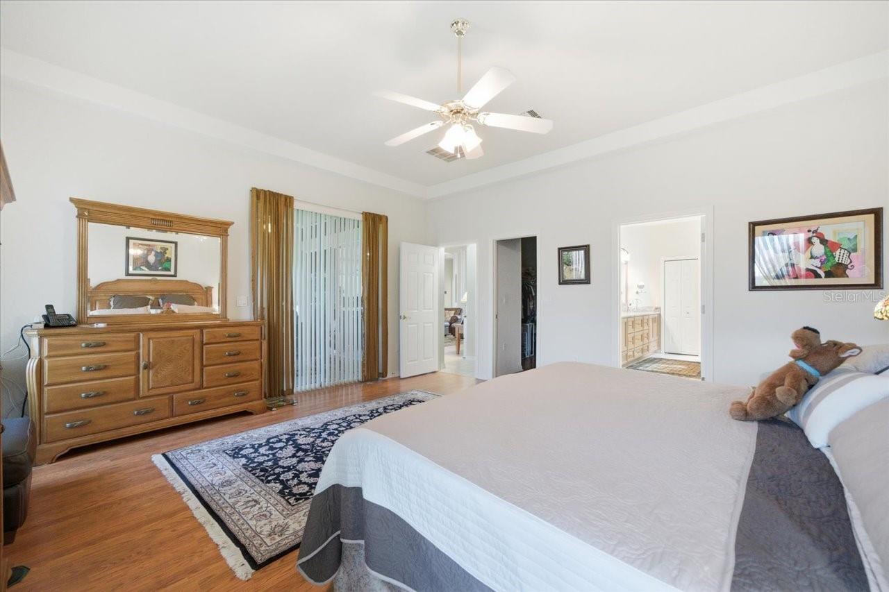 Image 25 of 46 For 10051 Lenox Boulevard