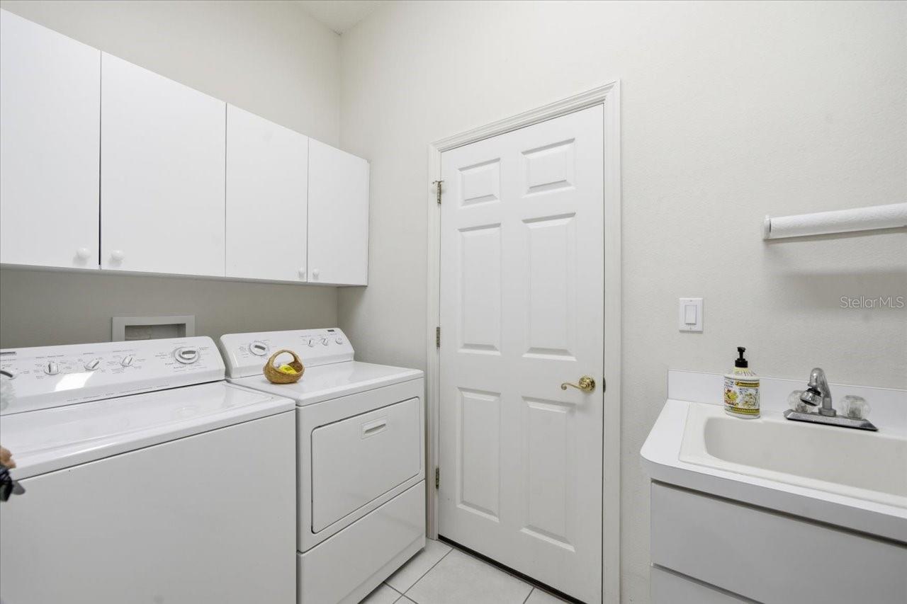 Image 37 of 46 For 10051 Lenox Boulevard