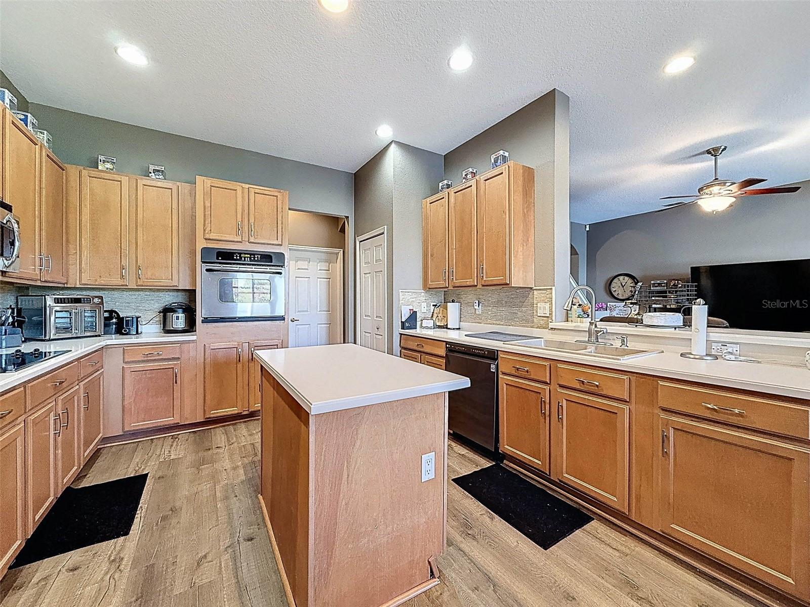 Image 15 of 62 For 2422 Wood Pointe Drive