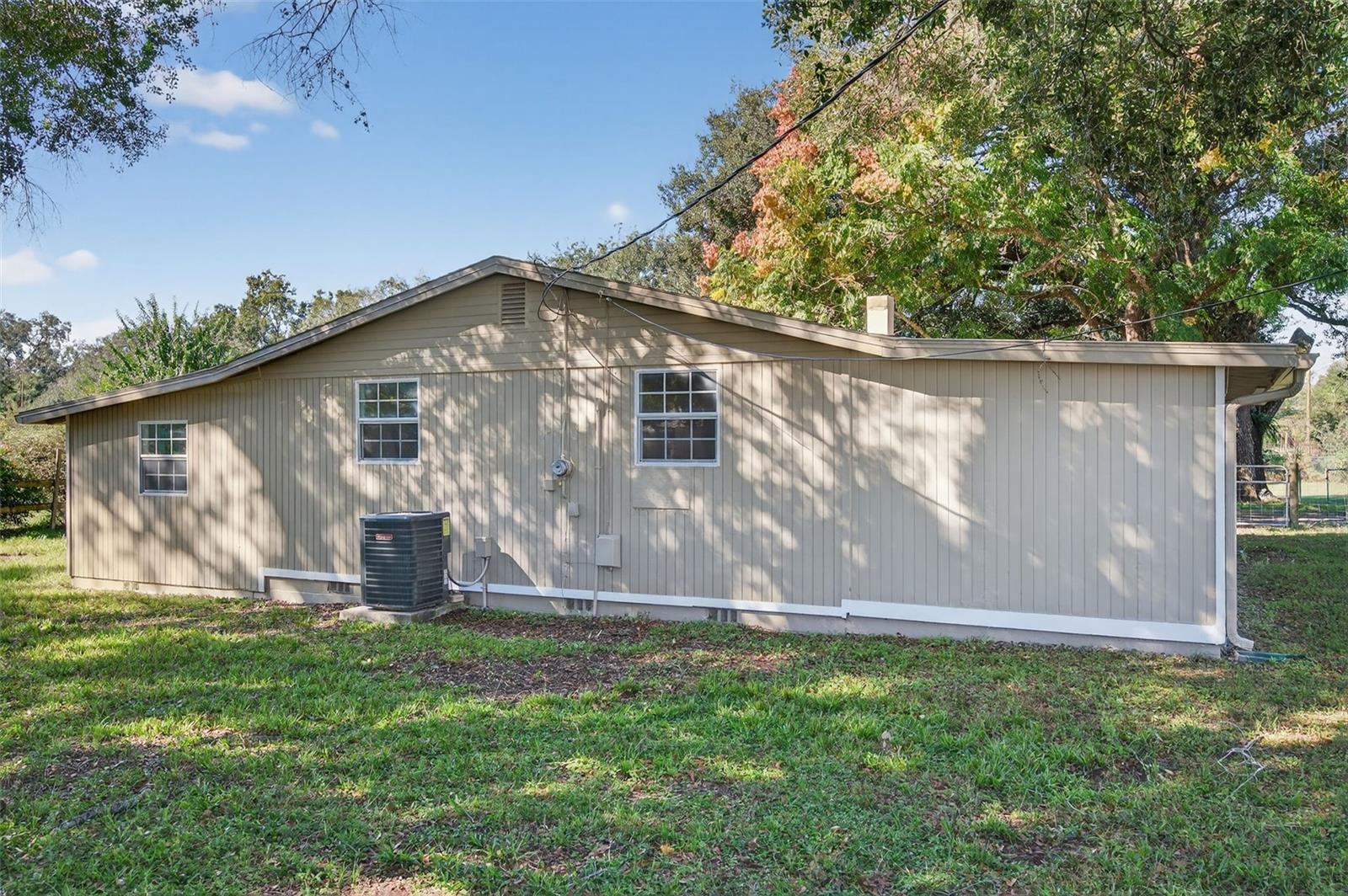 Image 13 of 66 For 37916 Tucker Road