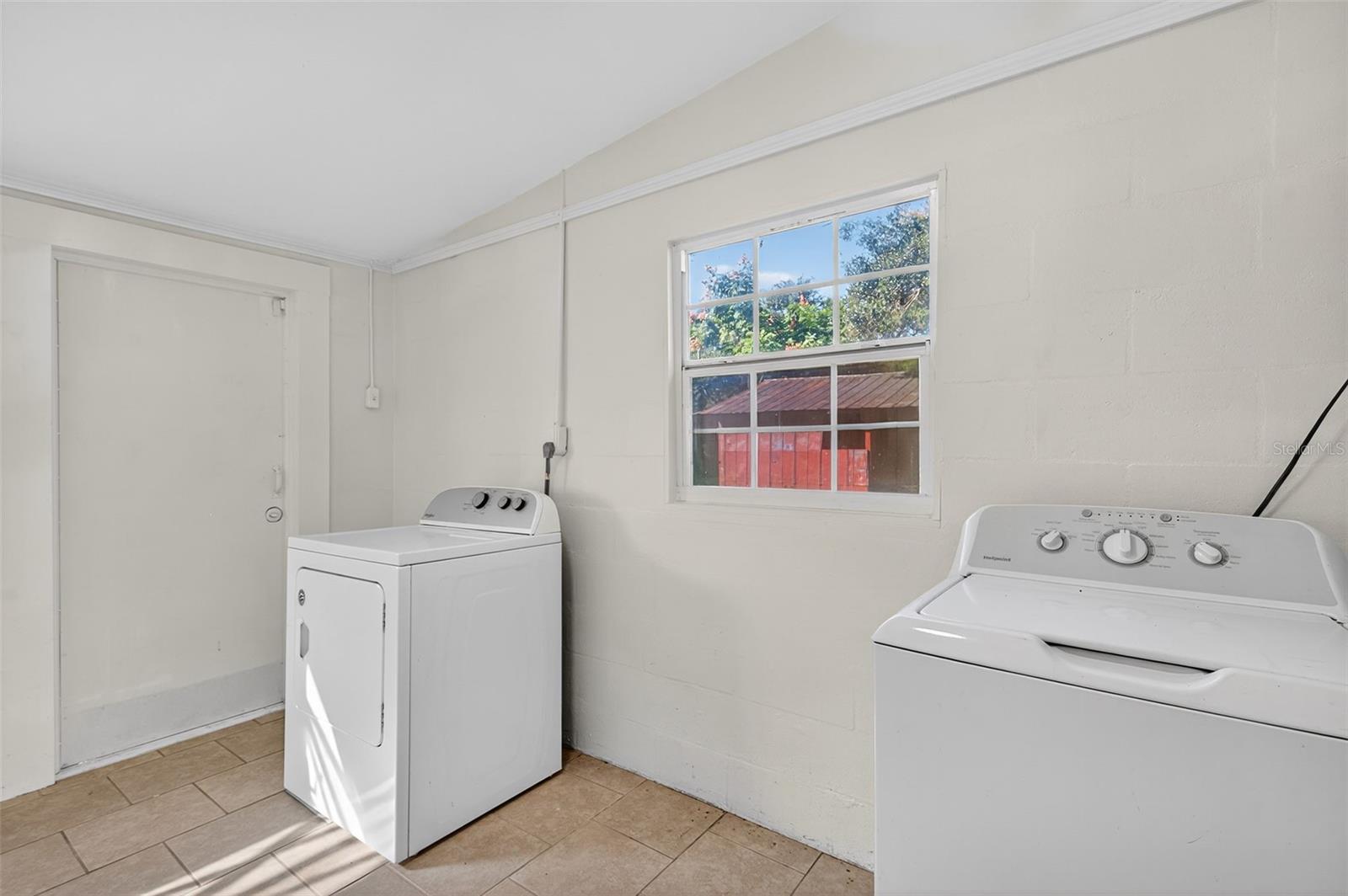 Image 35 of 66 For 37916 Tucker Road