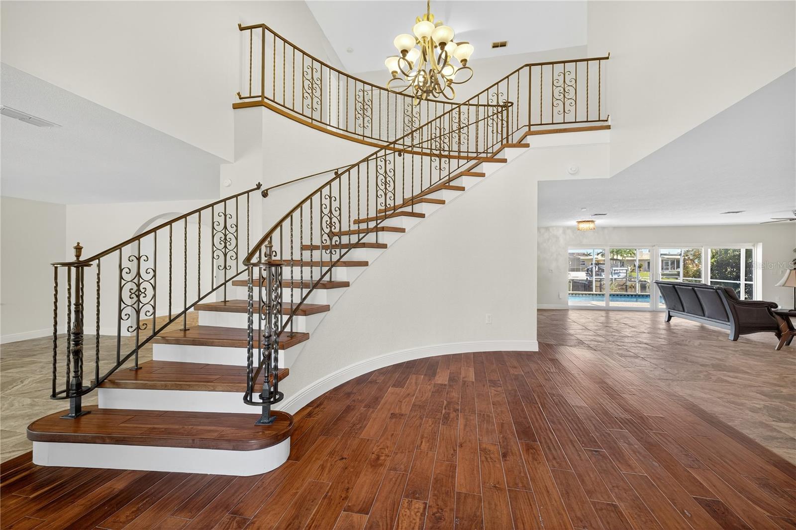 Image 3 of 100 For 5124 South Shore Drive