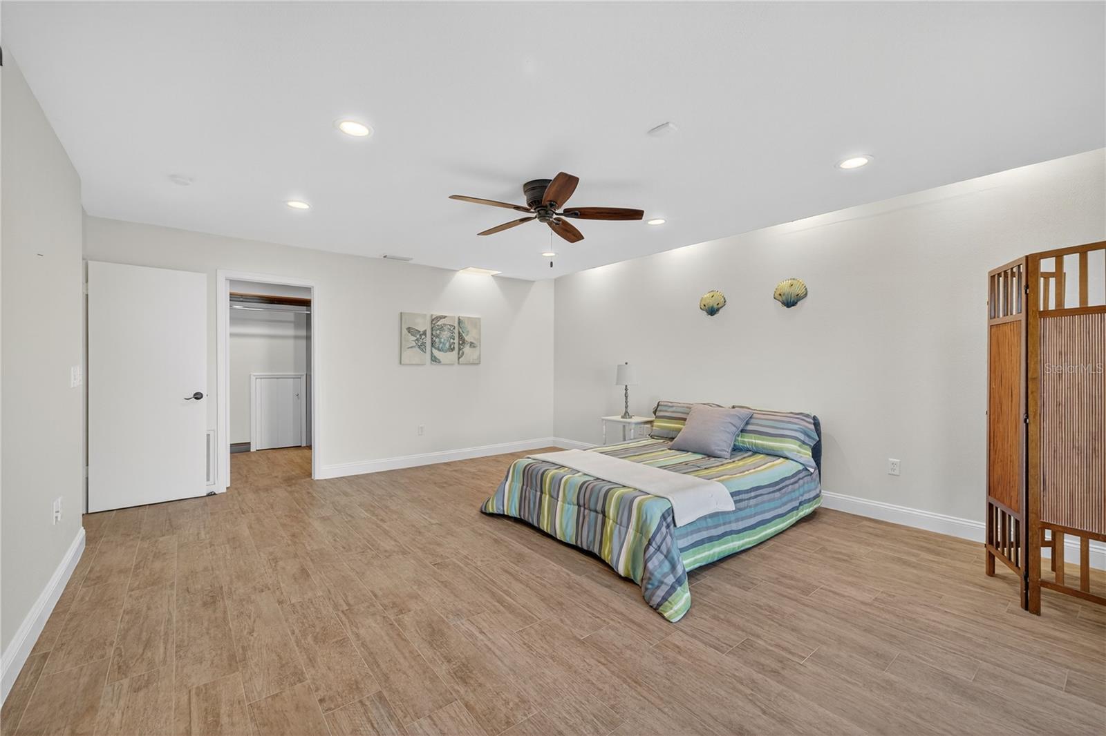 Image 35 of 100 For 5124 South Shore Drive