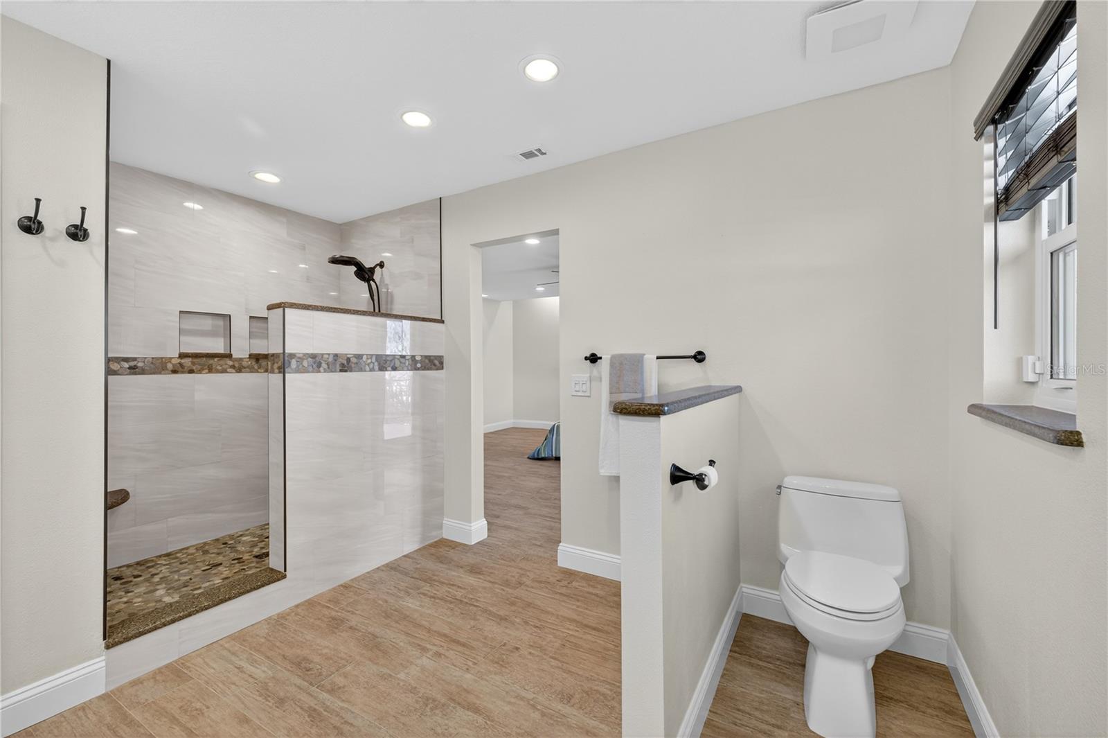 Image 39 of 100 For 5124 South Shore Drive