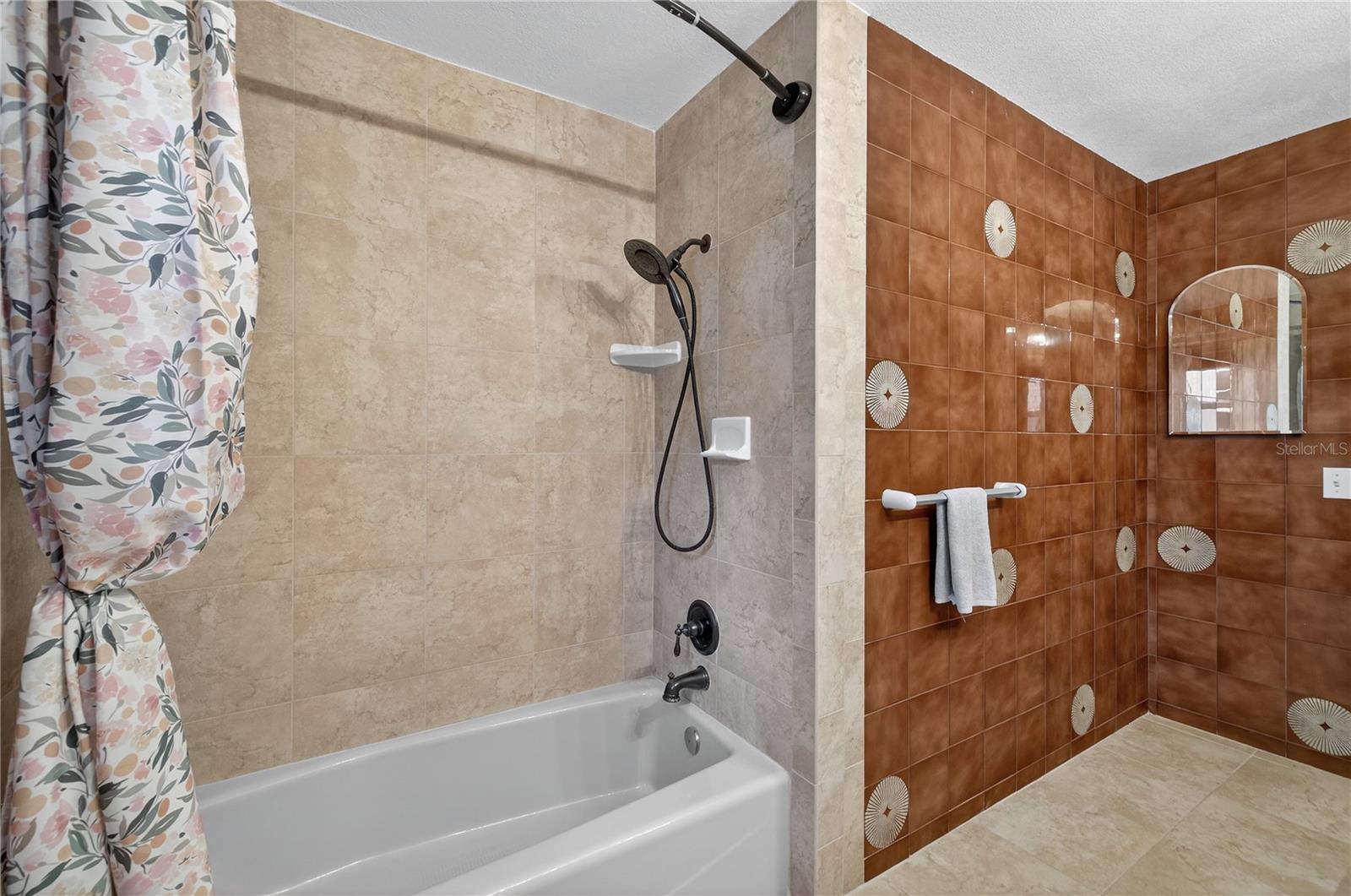 Image 55 of 100 For 5124 South Shore Drive