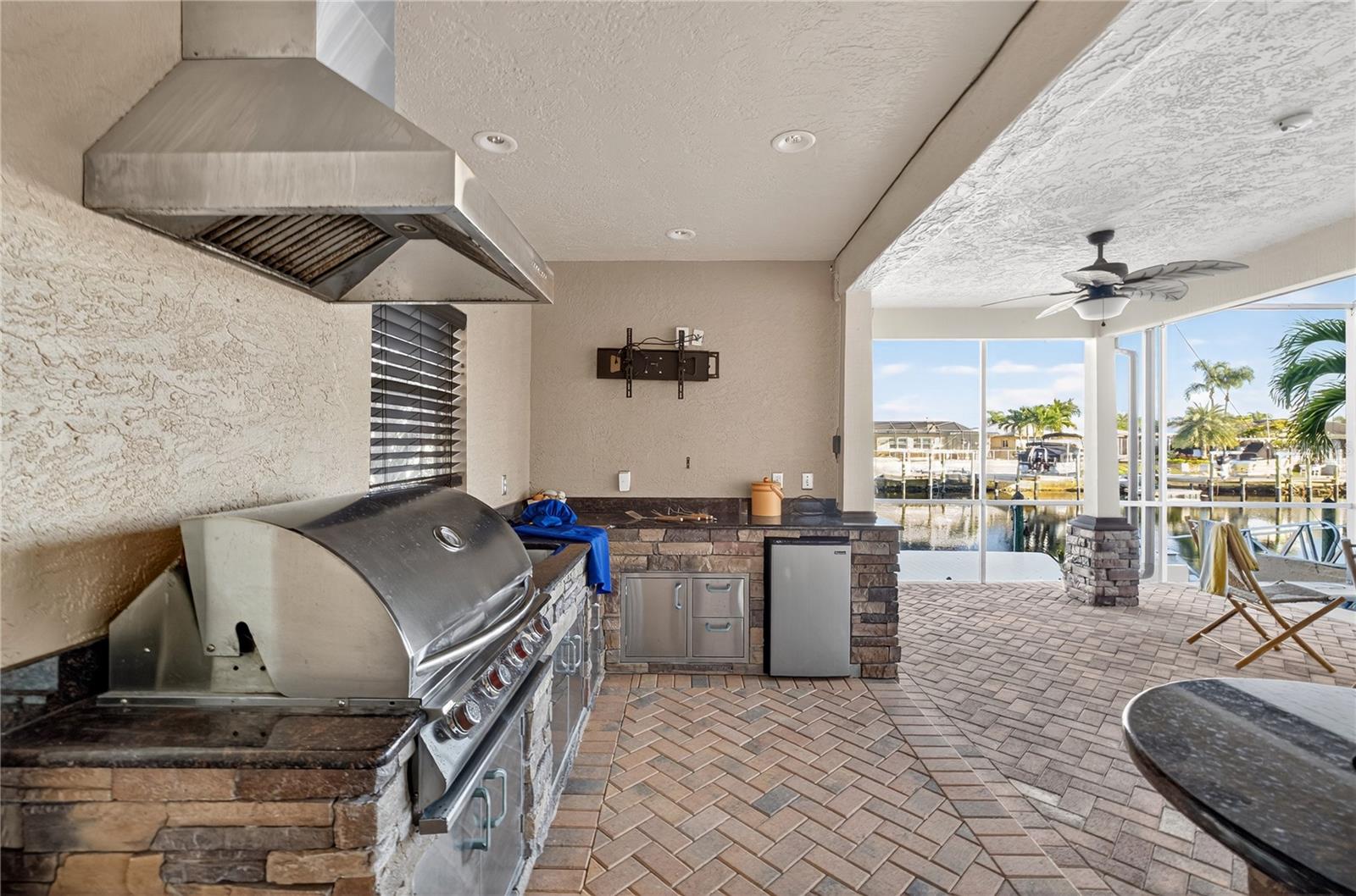 Image 72 of 100 For 5124 South Shore Drive