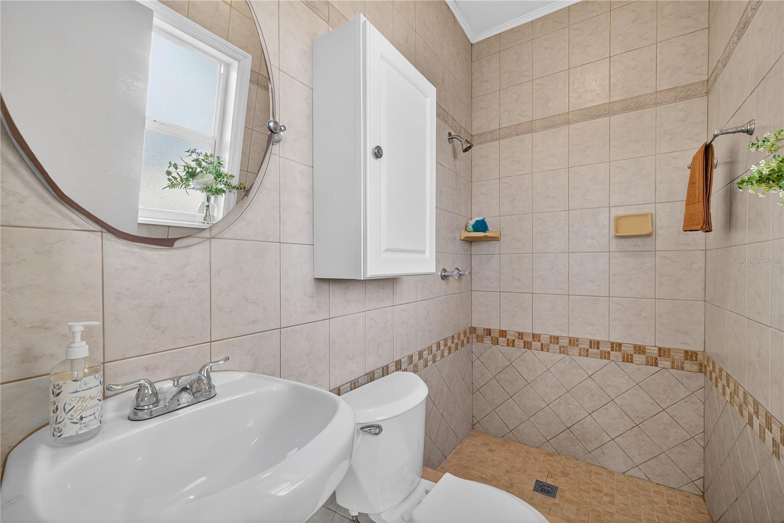 Image 73 of 100 For 5124 South Shore Drive