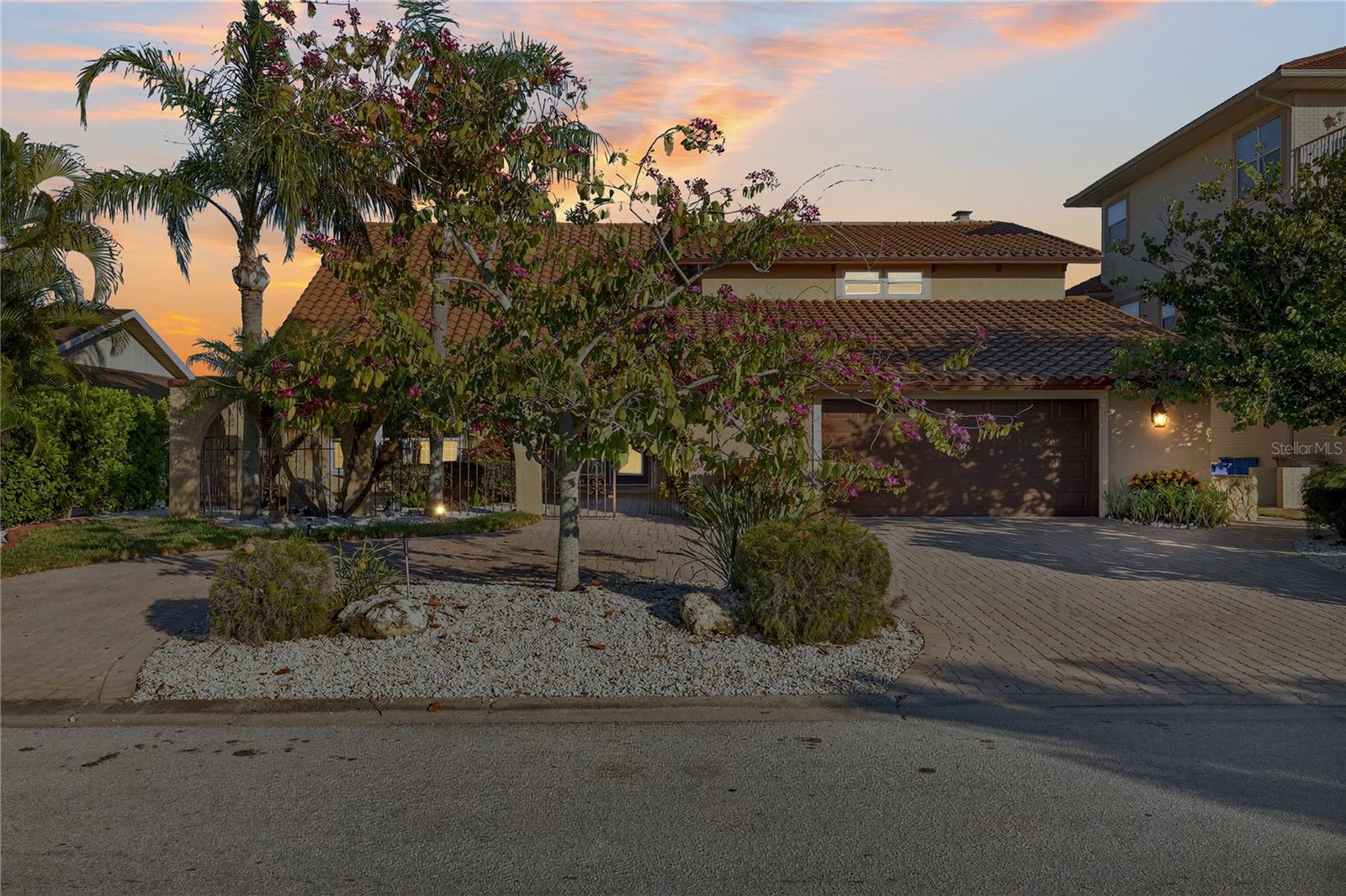 Image 84 of 100 For 5124 South Shore Drive