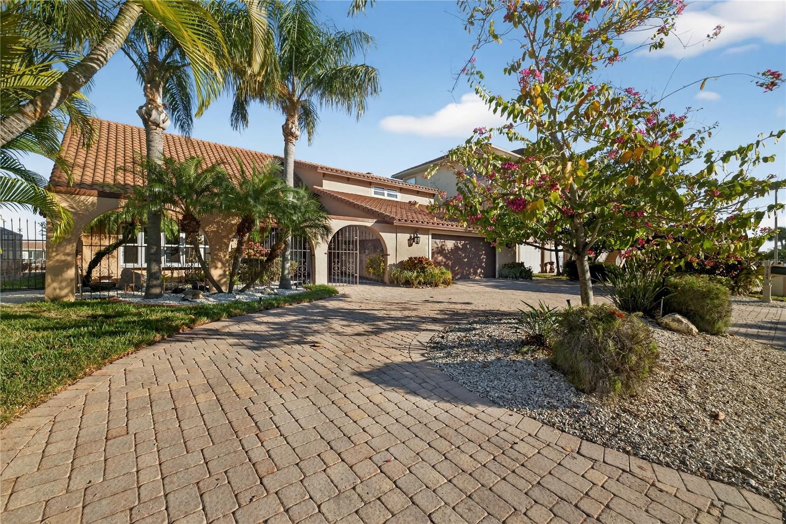 Image 9 of 100 For 5124 South Shore Drive