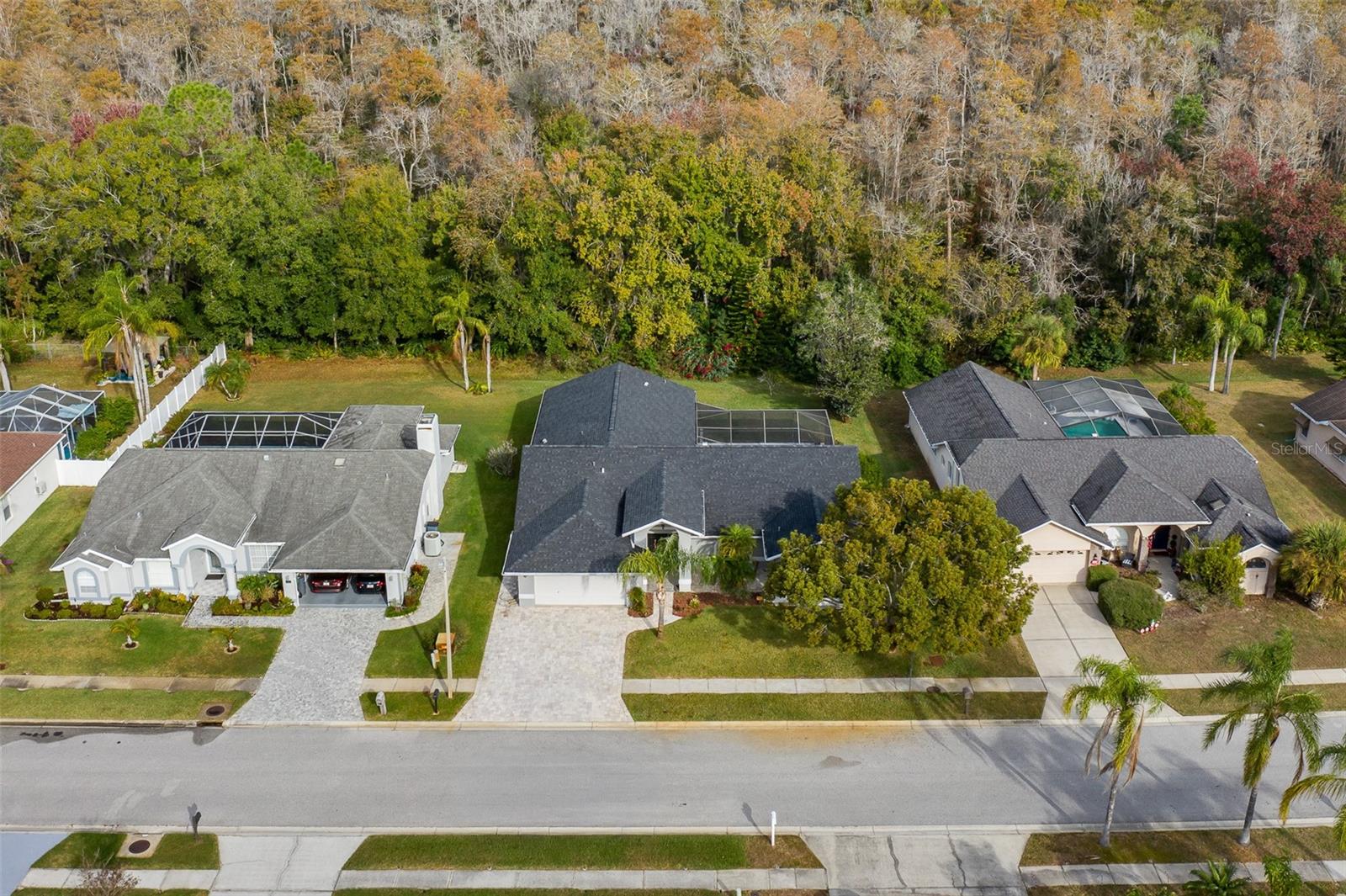 Listing photo id 32 for 1455 Haverhill Drive