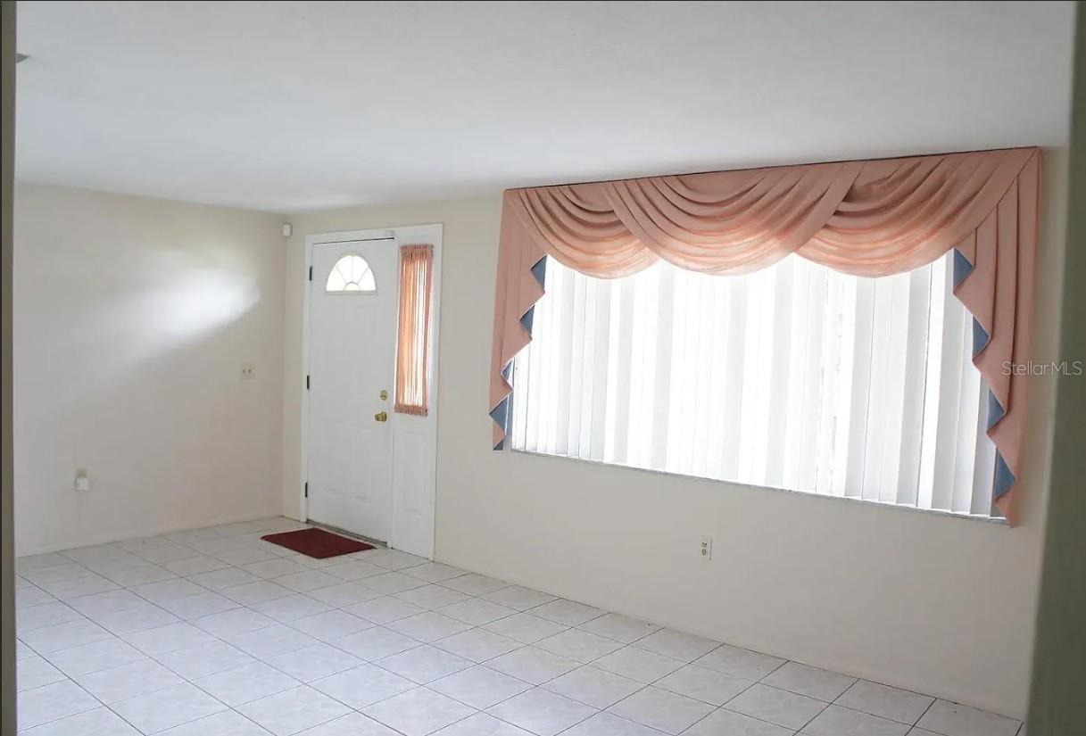 Image 5 of 13 For 7608 Camelot Road