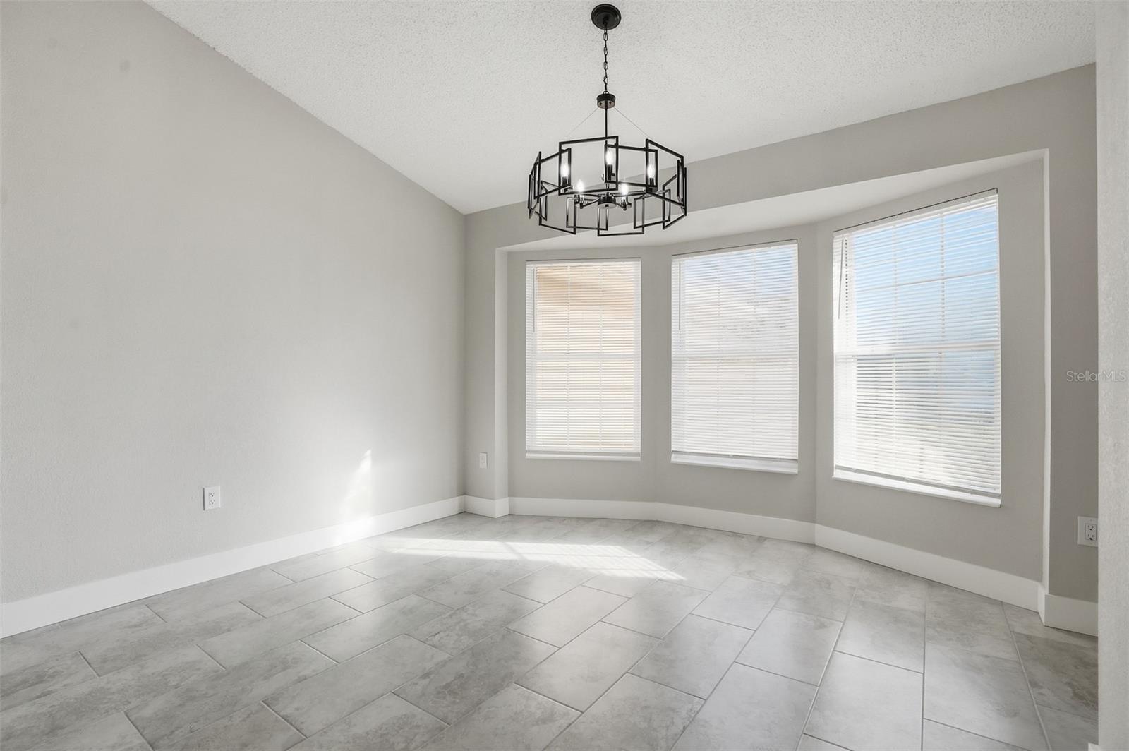 Image 15 of 57 For 11449 Emerald Ridge Court