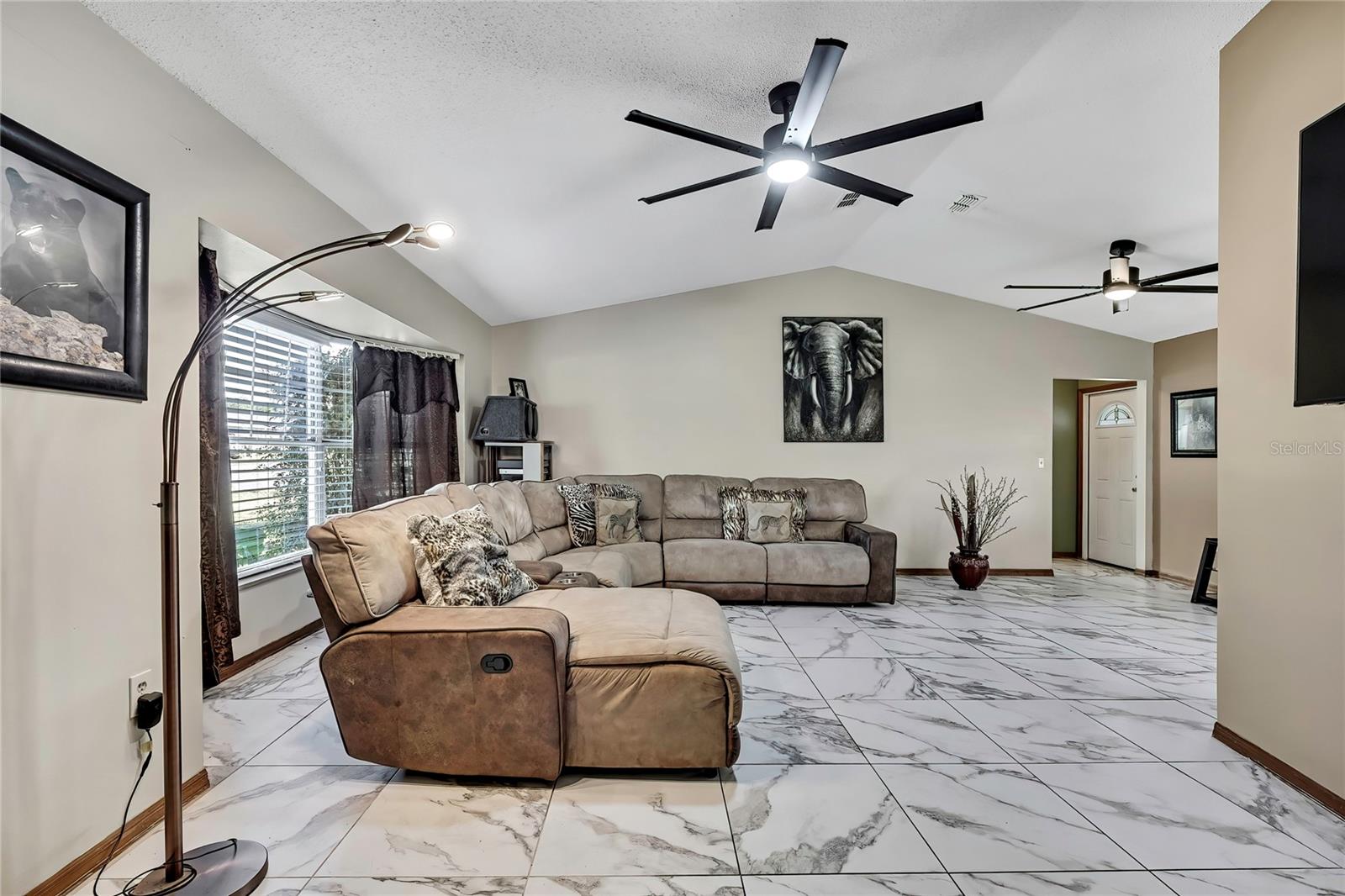 Image 17 of 40 For 10398 Claymore Street