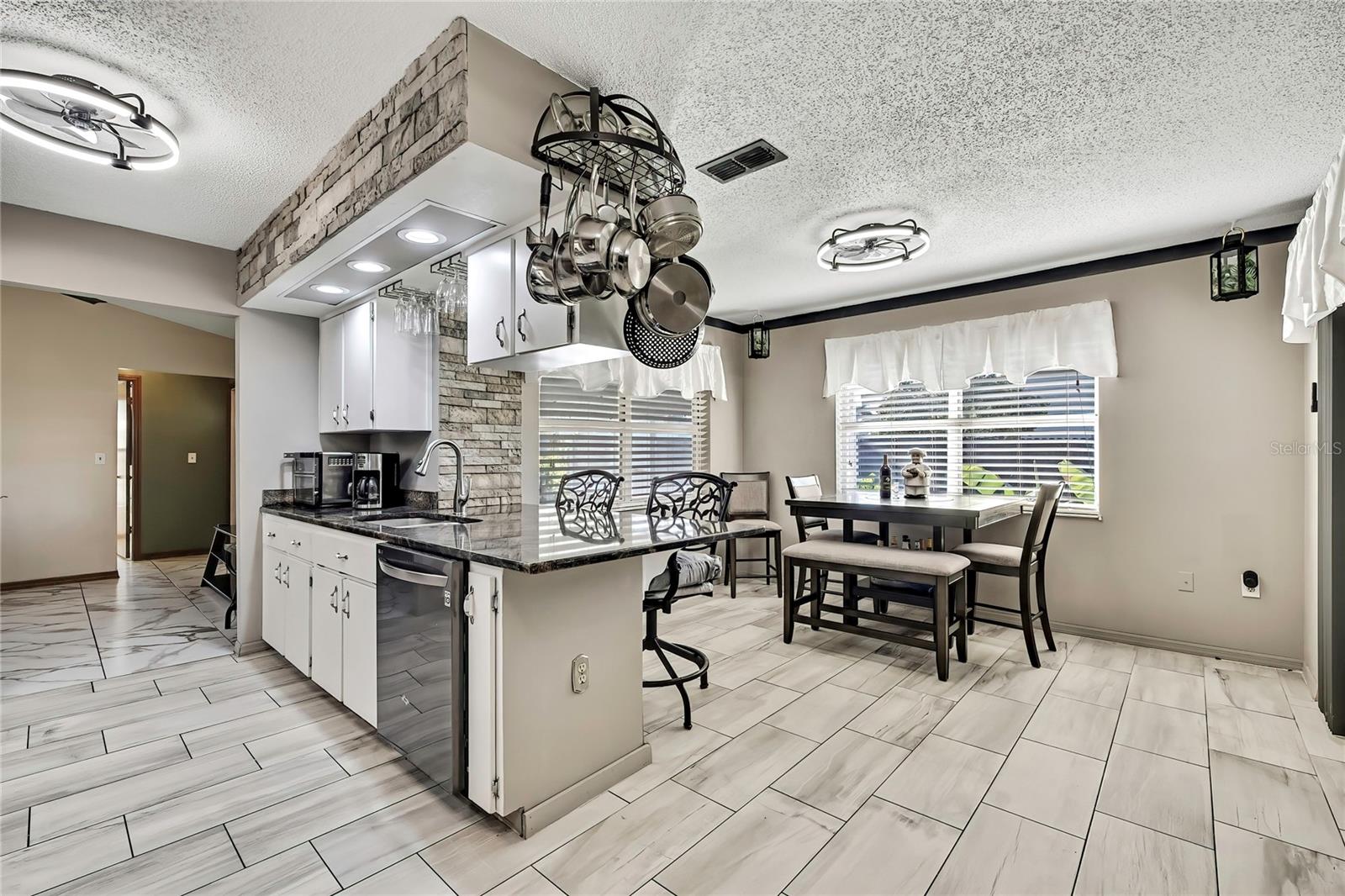 Image 18 of 40 For 10398 Claymore Street